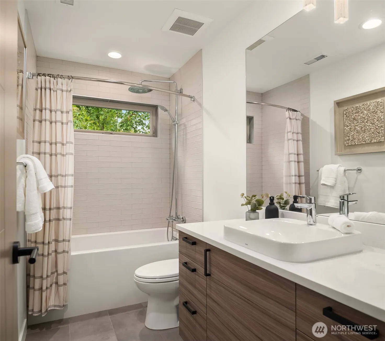 2718 NE 90th Street , Seattle, WA 98115