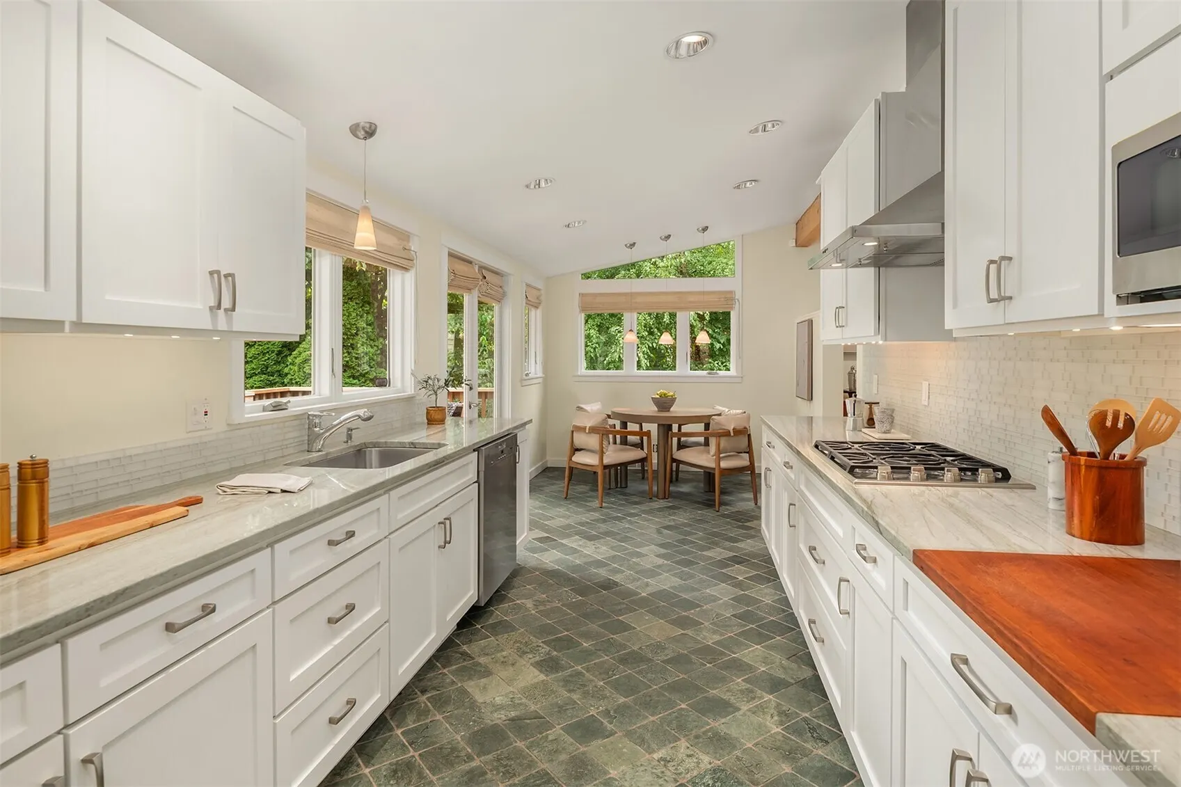 4510 48th Avenue NE, Seattle, WA 98105