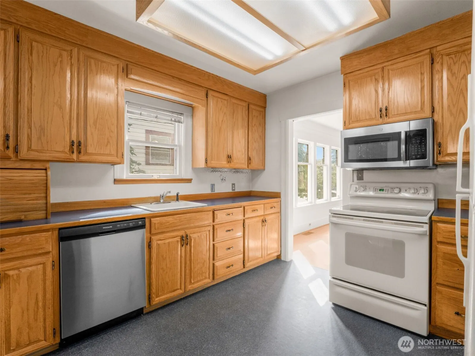 7332 17th Avenue NE, Seattle, WA 98115