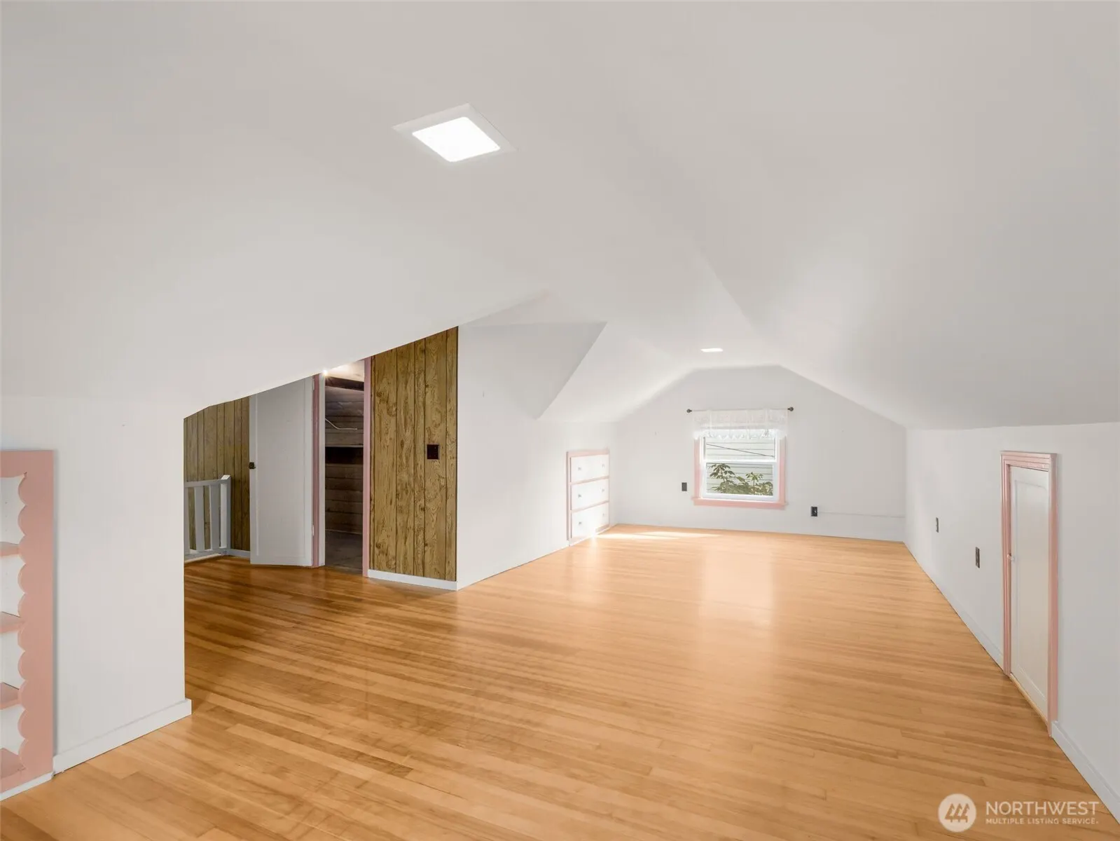7332 17th Avenue NE, Seattle, WA 98115
