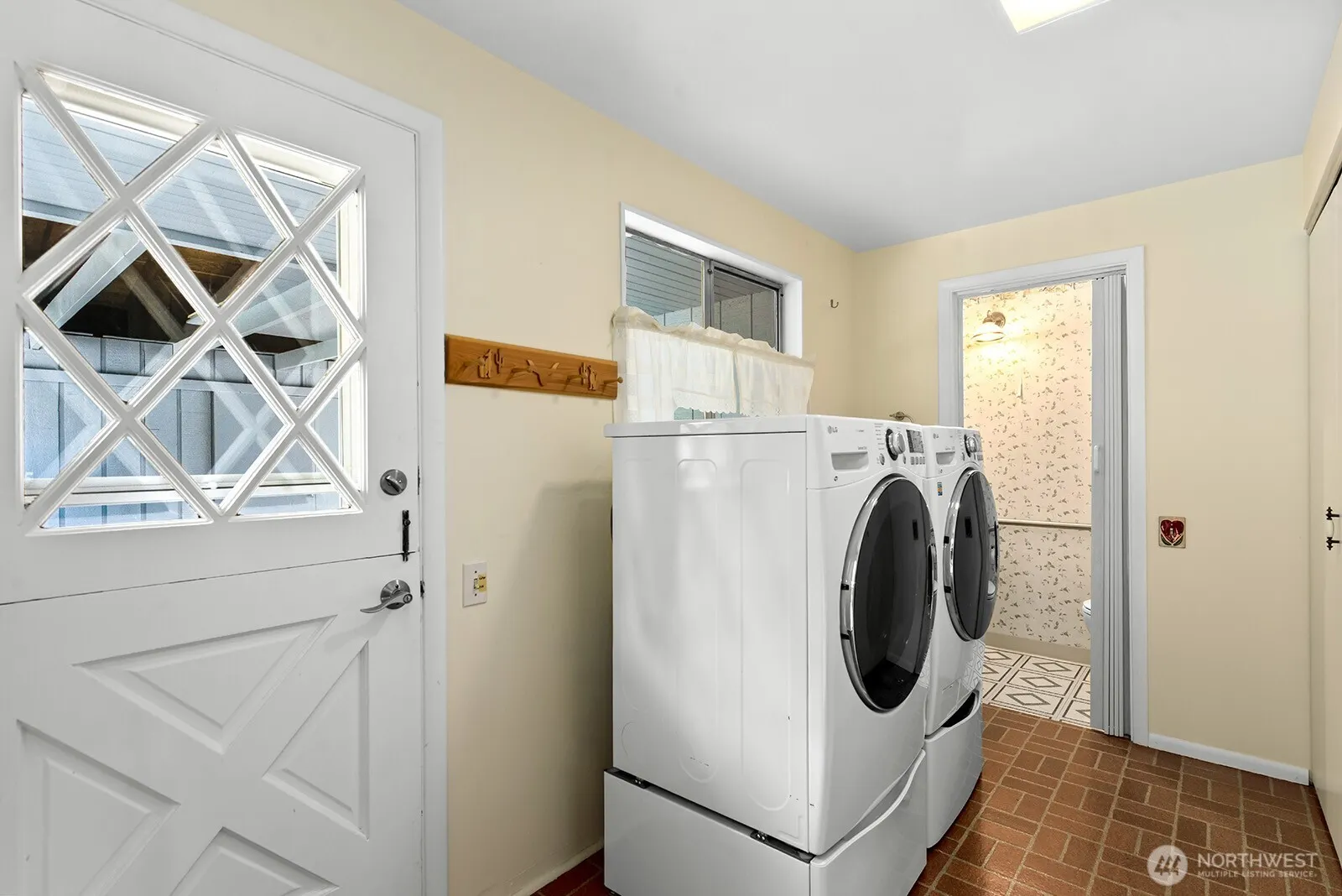 11006 SE 31st Street , Bellevue, WA 98004