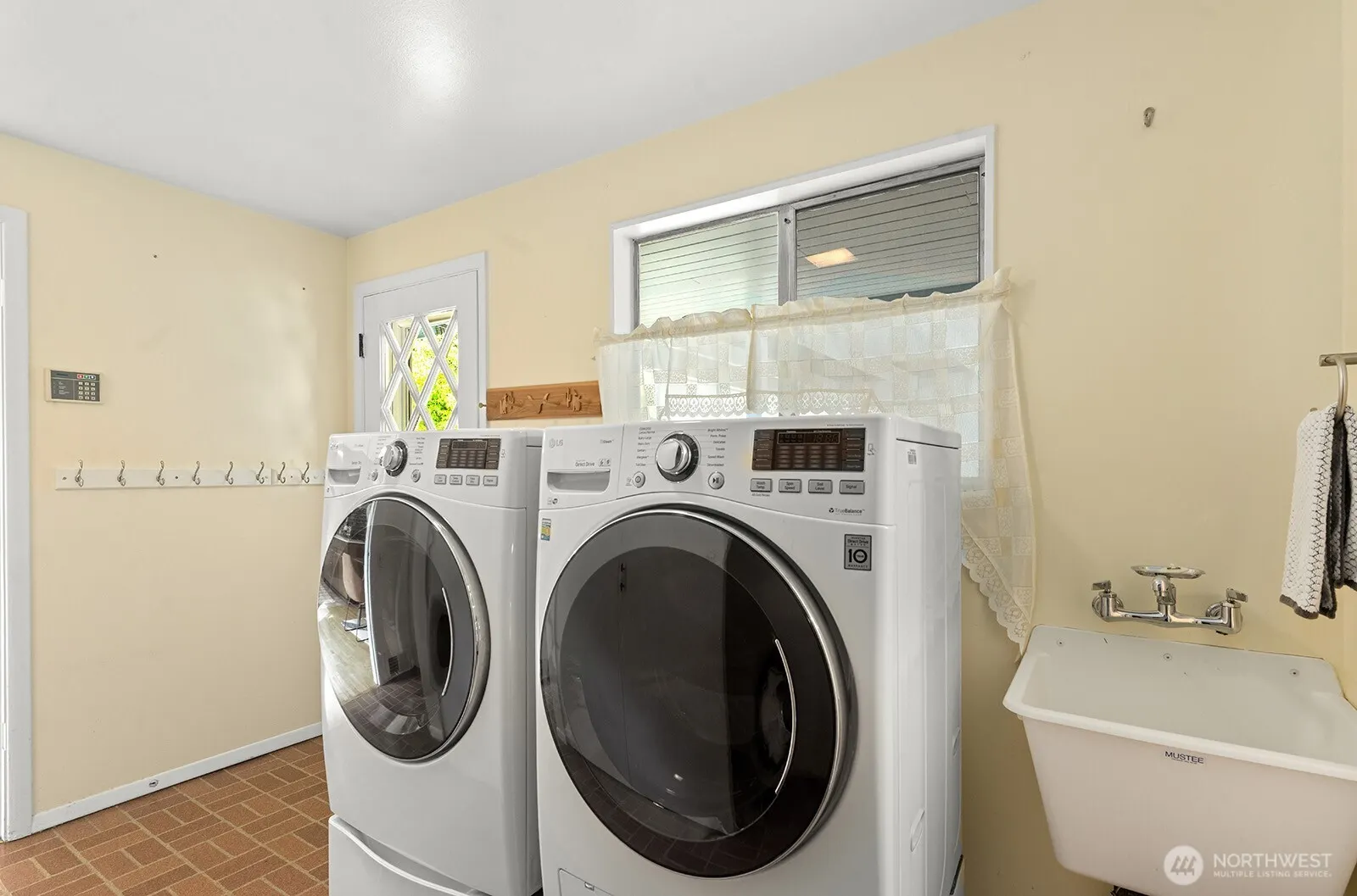 11006 SE 31st Street , Bellevue, WA 98004