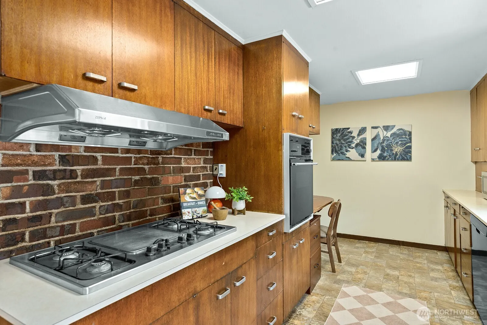 11006 SE 31st Street , Bellevue, WA 98004