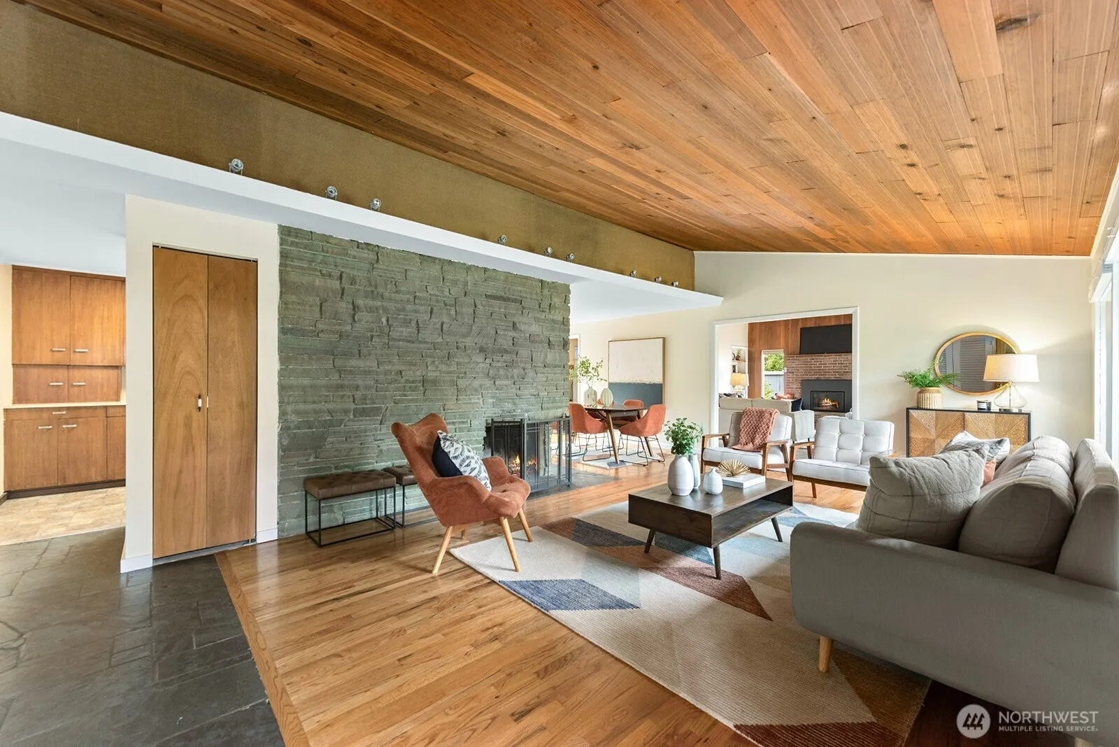 11006 SE 31st Street , Bellevue, WA 98004