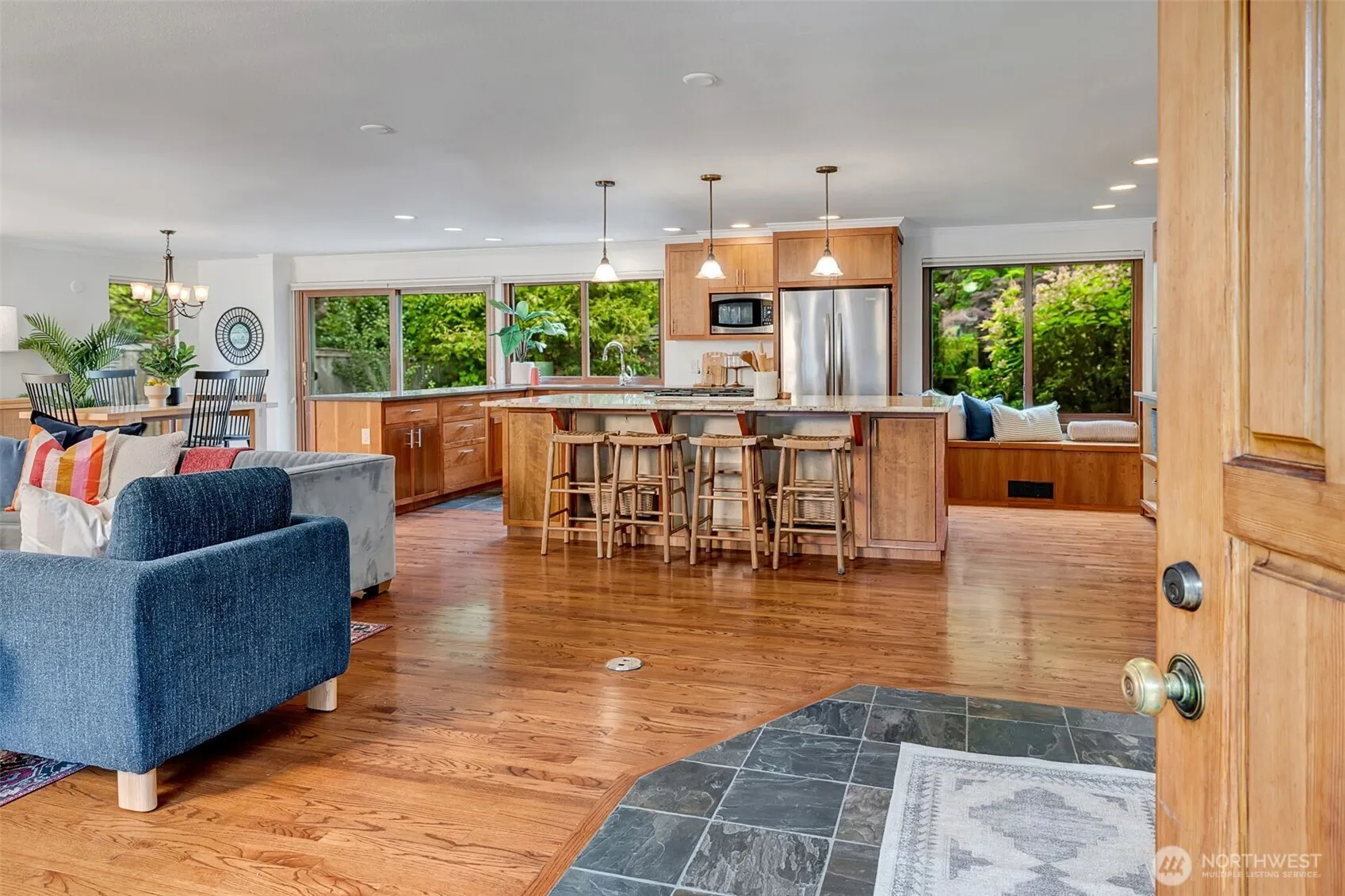 6538 117th Avenue SE, Bellevue, WA 98006