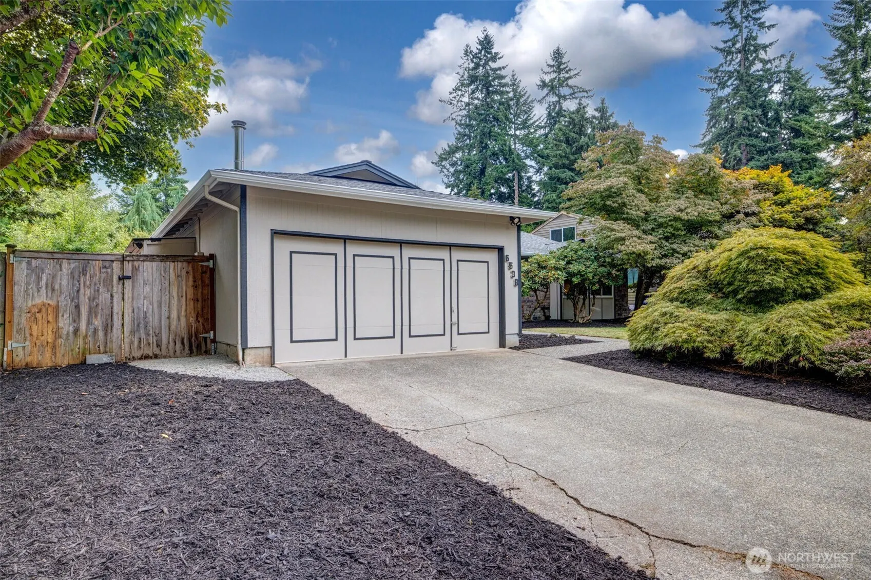 6538 117th Avenue SE, Bellevue, WA 98006