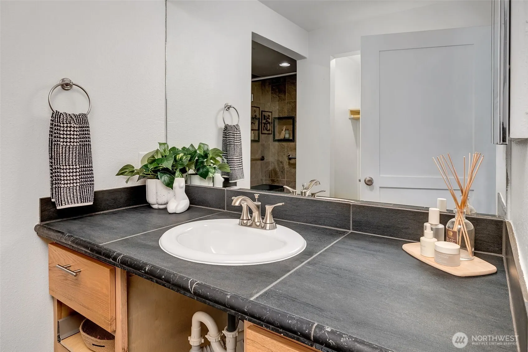 6538 117th Avenue SE, Bellevue, WA 98006
