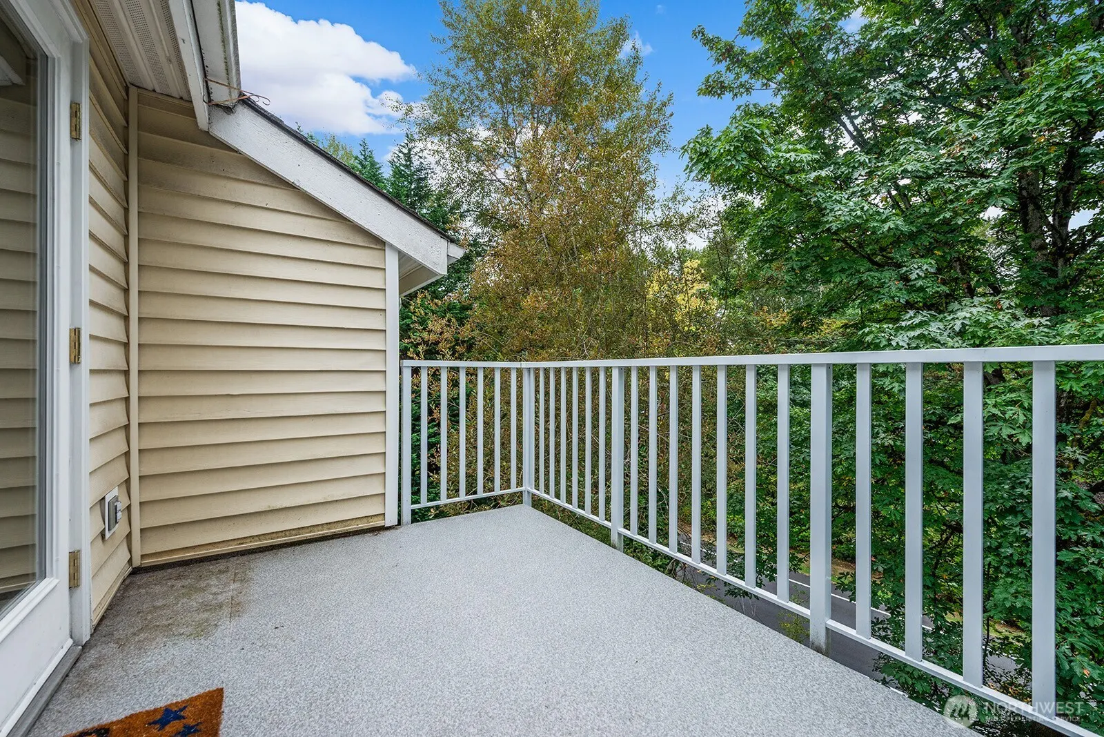 2720 SE 118th Avenue #302, Bellevue, WA 98005