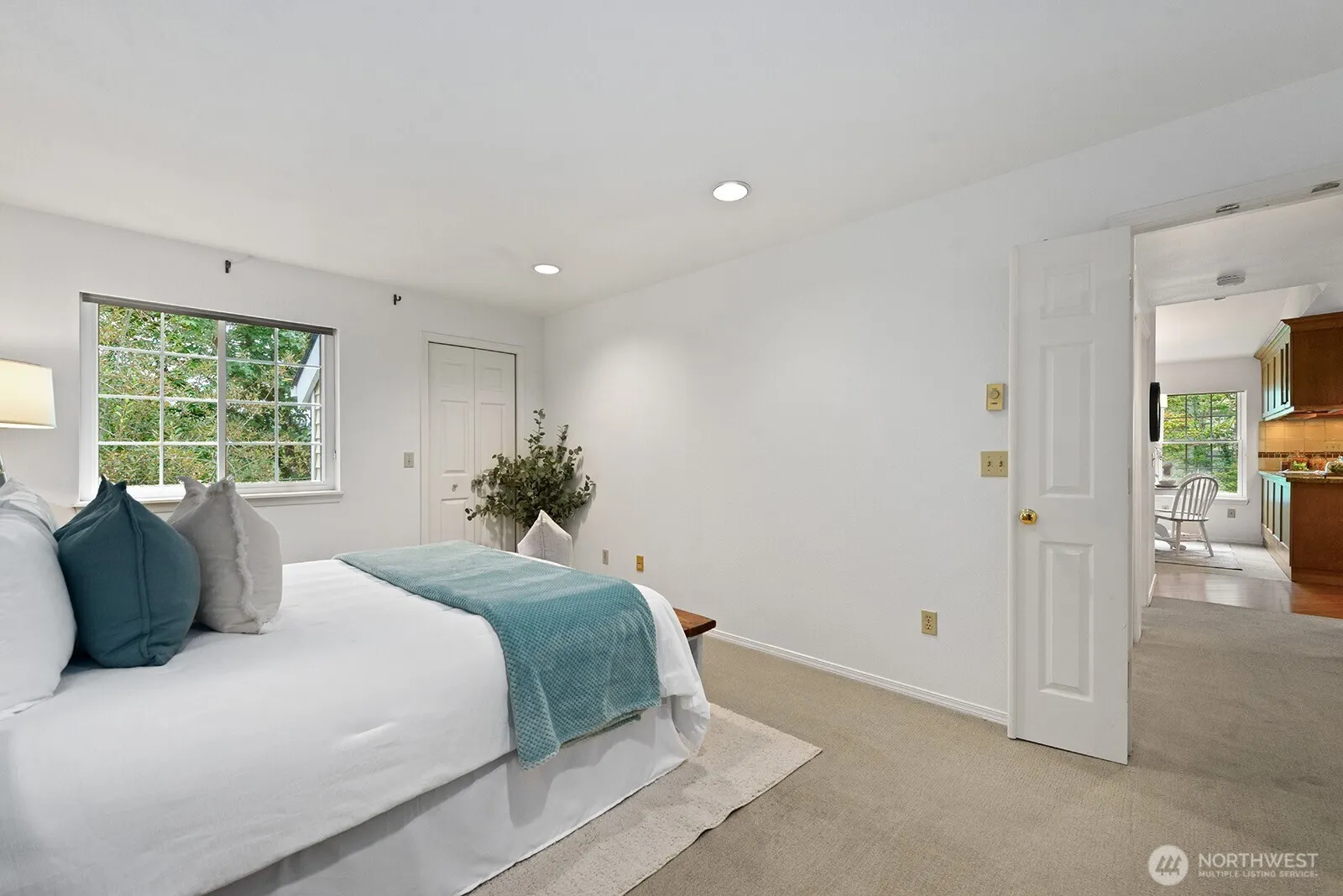 2720 SE 118th Avenue #302, Bellevue, WA 98005