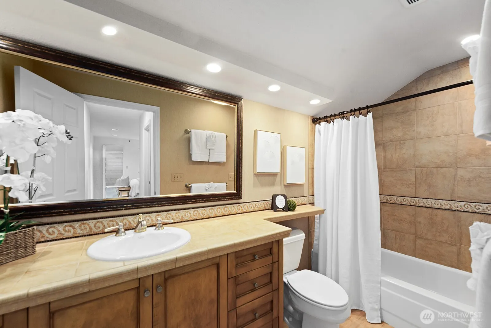 2720 SE 118th Avenue #302, Bellevue, WA 98005