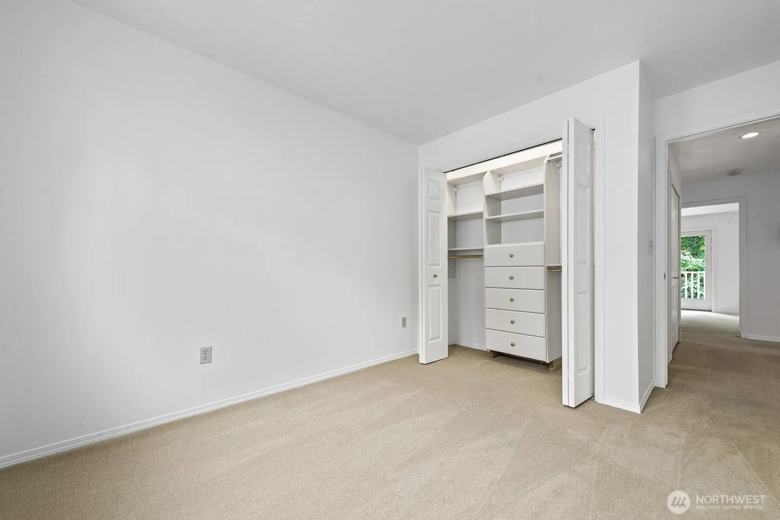 2720 SE 118th Avenue #302, Bellevue, WA 98005