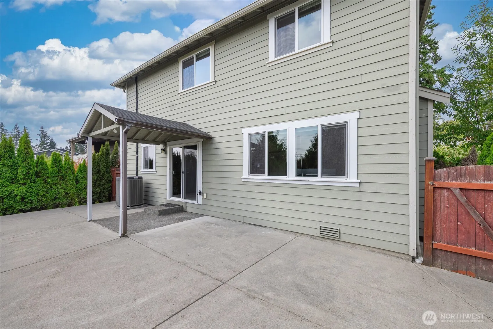 18906 36th Avenue W, Lynnwood, WA 98036-5702