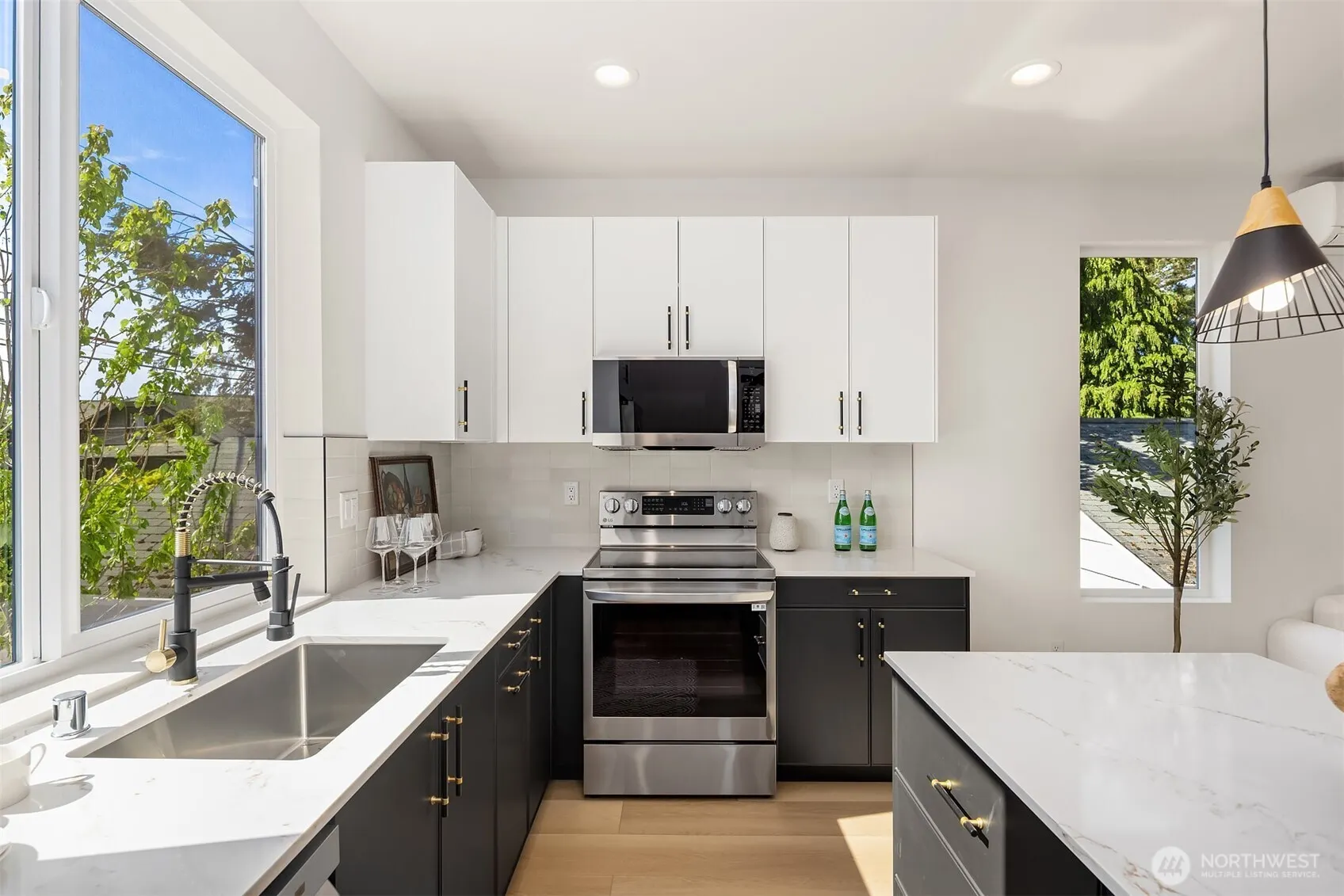 8513 19th Avenue NW #B, Seattle, WA 98117