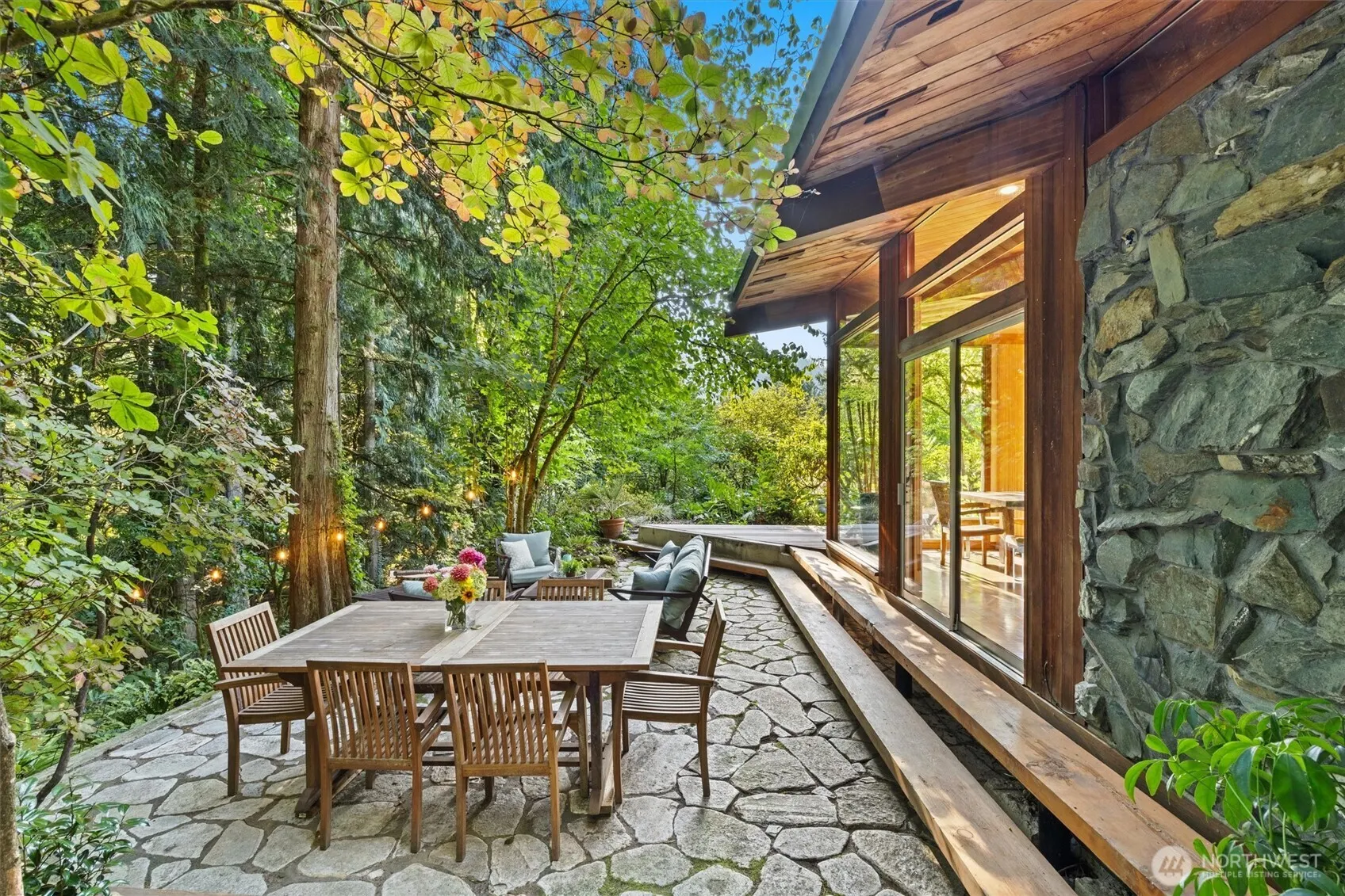 9506 240 Avenue SE, Issaquah, WA 98027