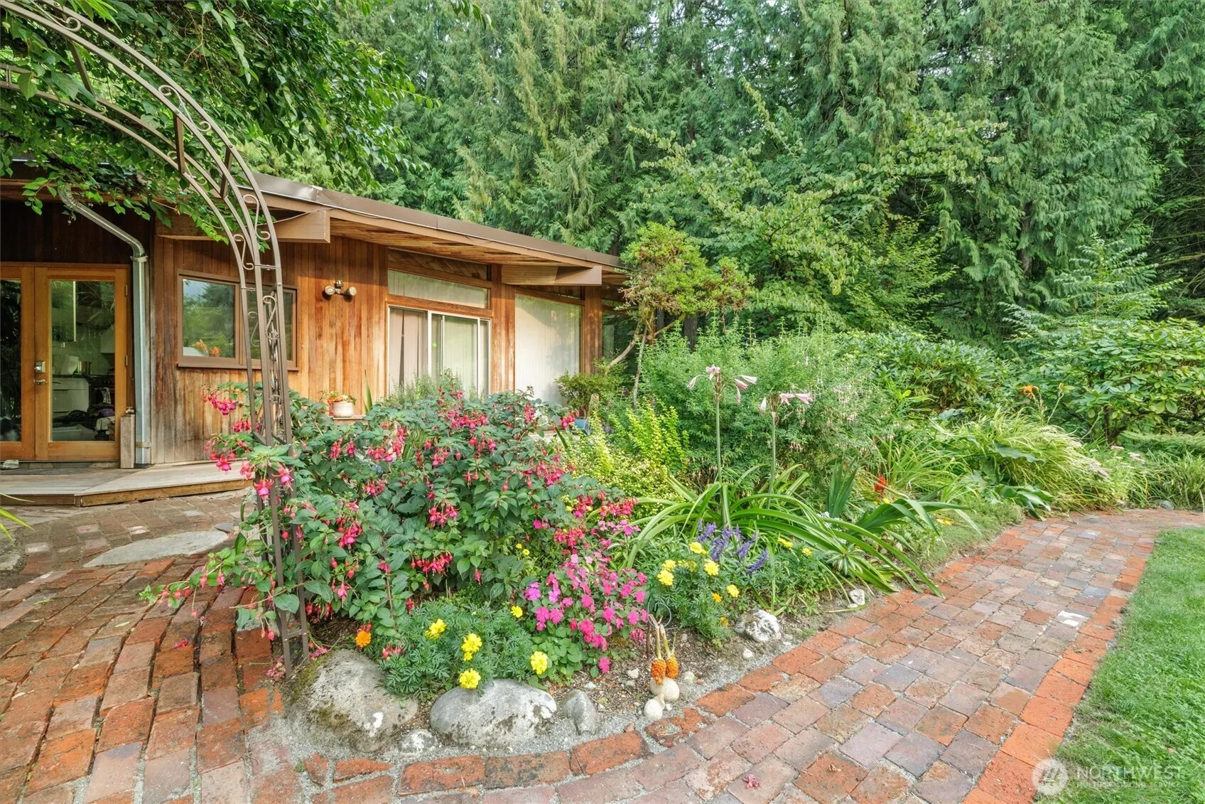 9506 240 Avenue SE, Issaquah, WA 98027
