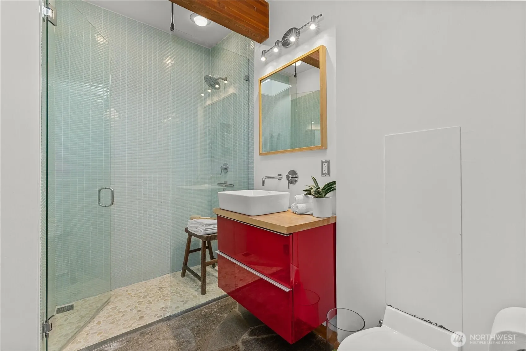 9506 240 Avenue SE, Issaquah, WA 98027