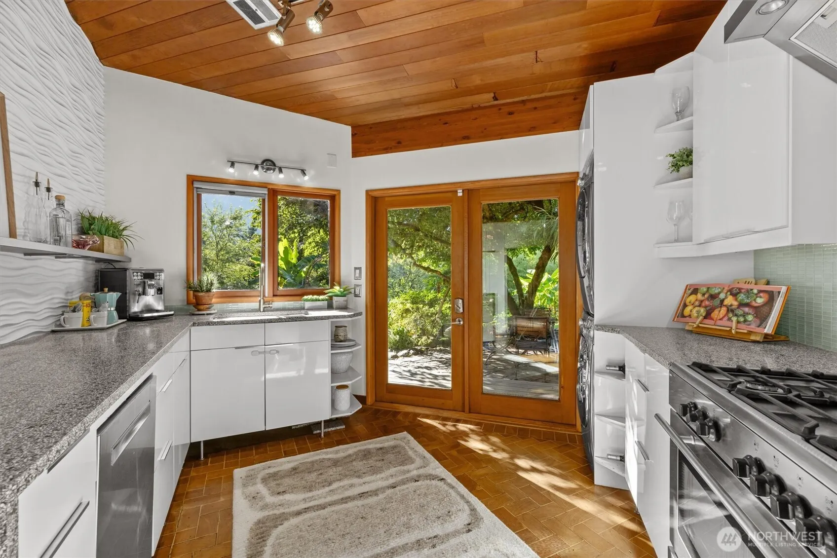 9506 240 Avenue SE, Issaquah, WA 98027