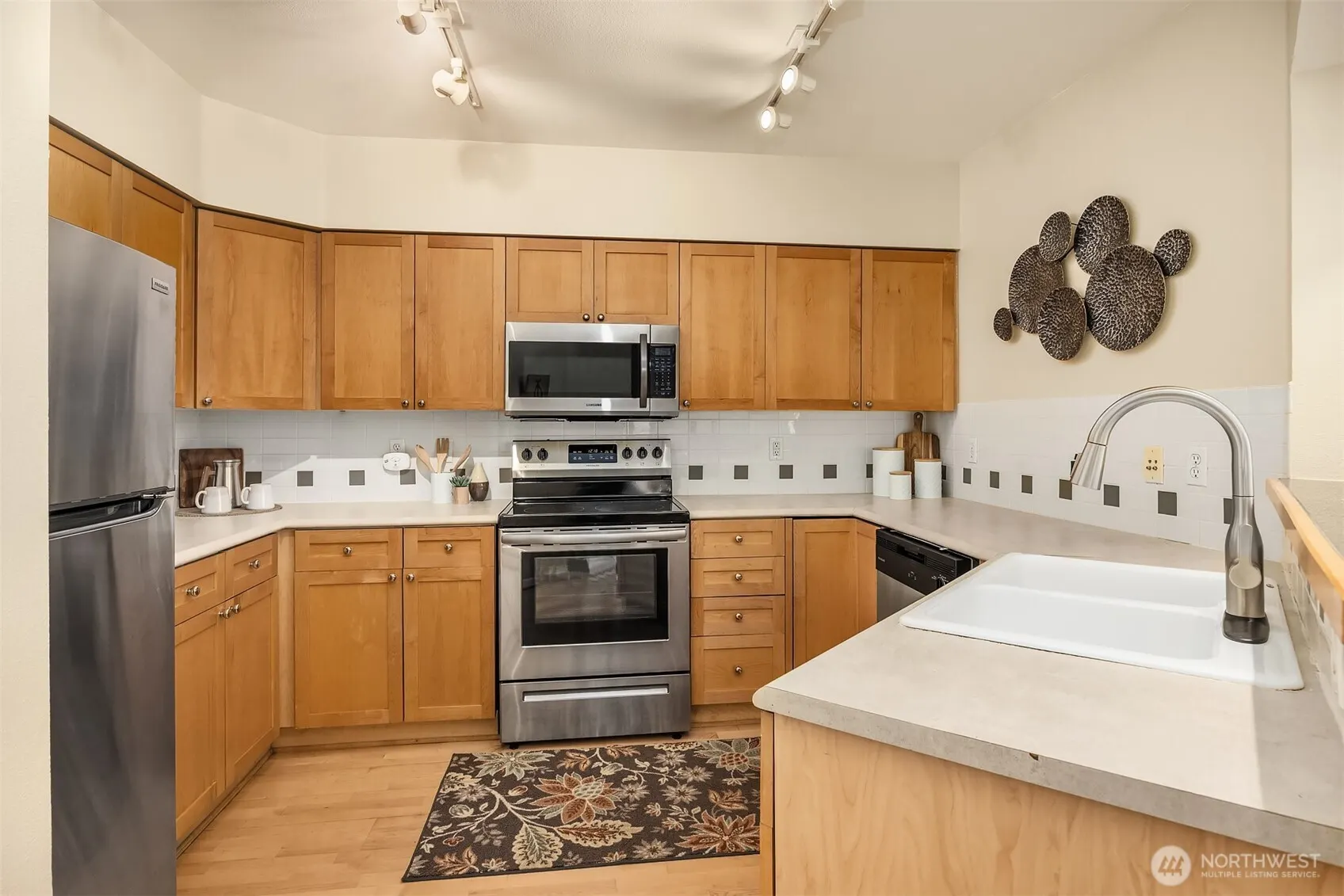 1525 NW 57th Street #211, Seattle, WA 98107