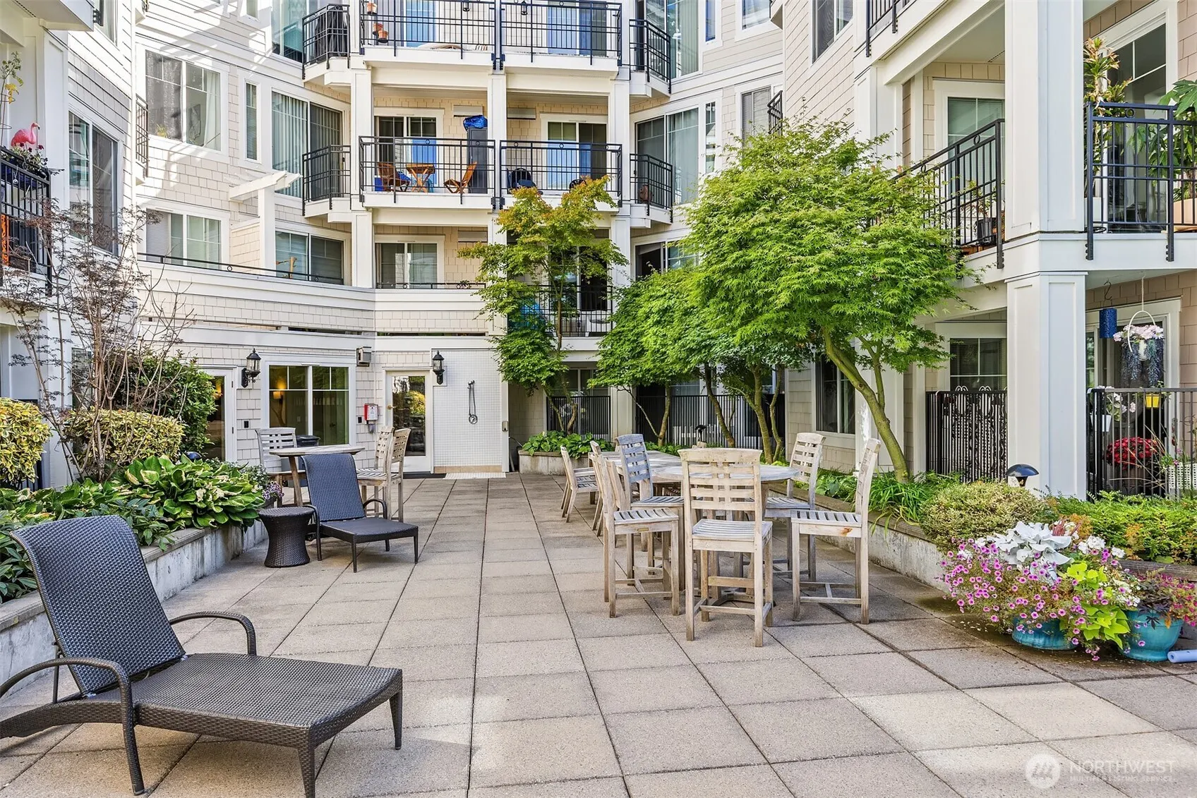 1525 NW 57th Street #211, Seattle, WA 98107