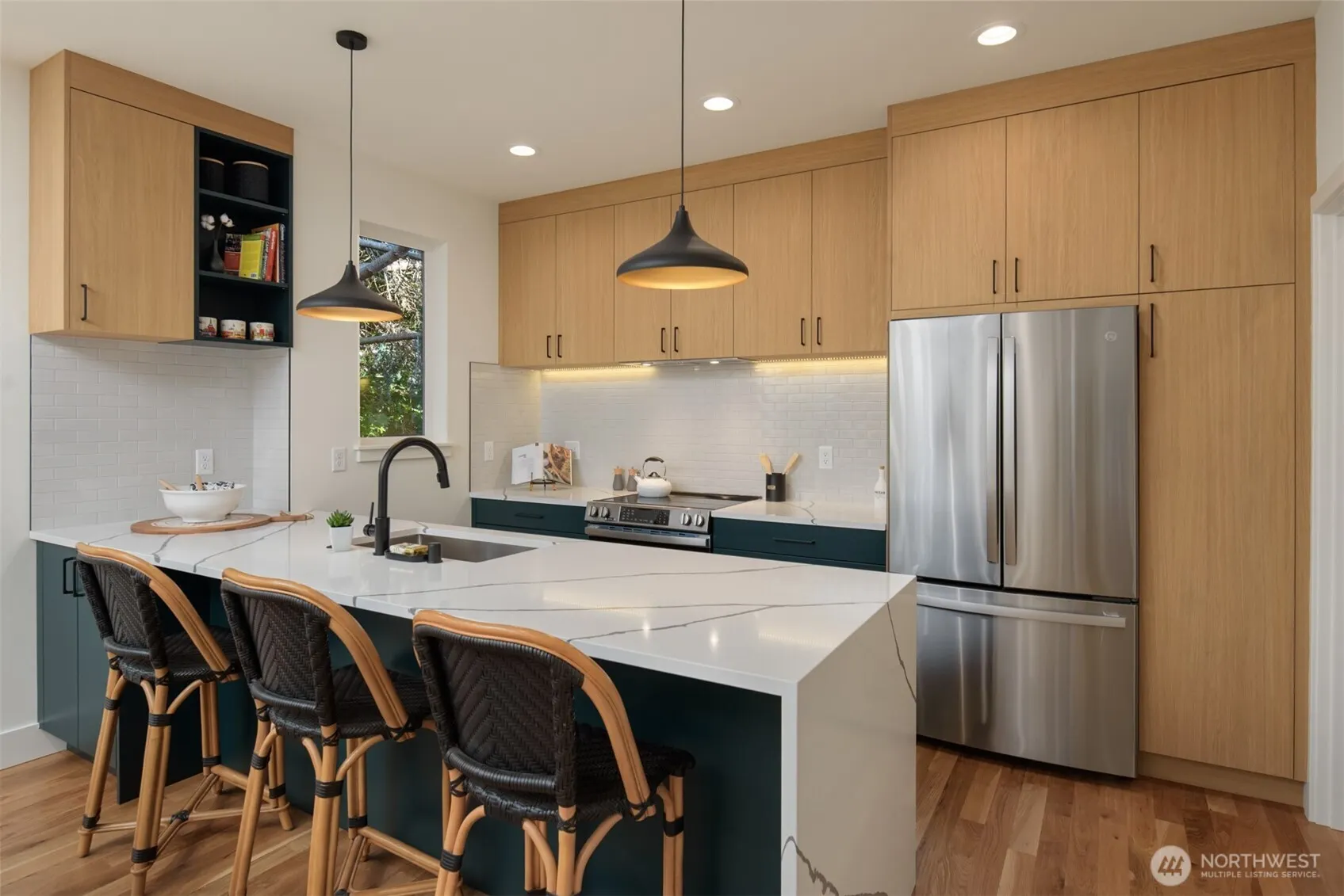 2737 59th Avenue SW, Seattle, WA 98116