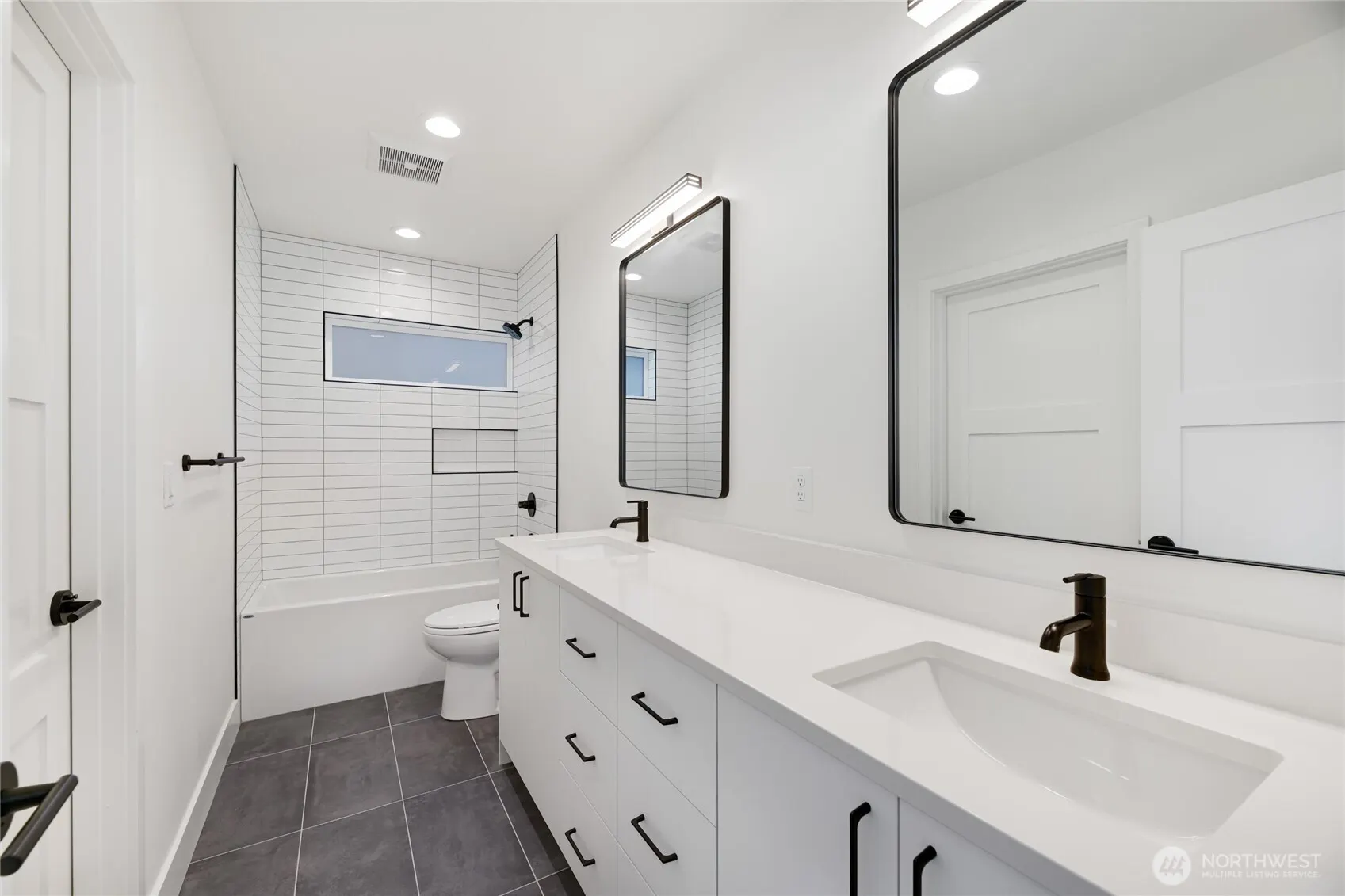 2737 59th Avenue SW, Seattle, WA 98116