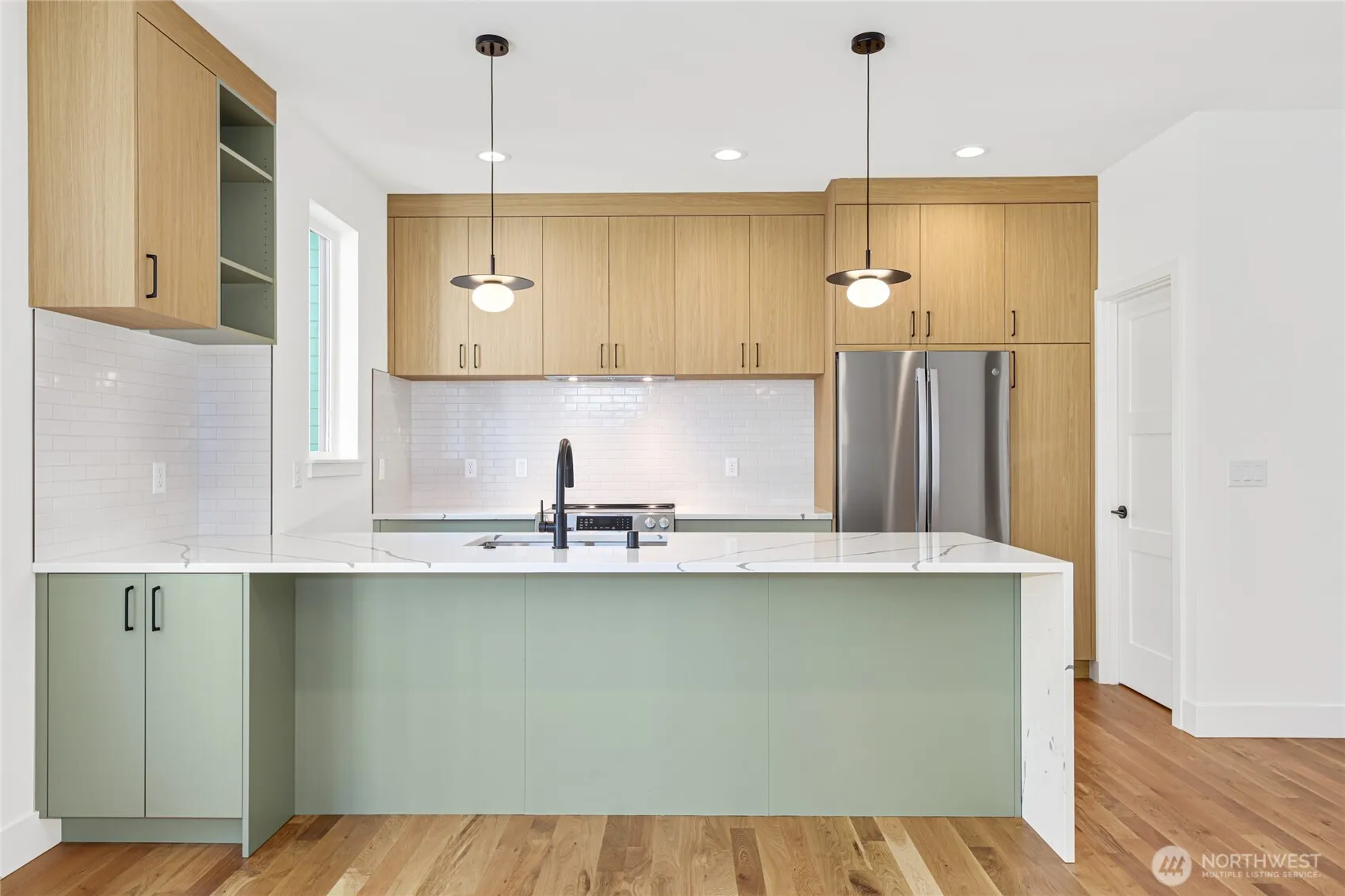 2737 59th Avenue SW, Seattle, WA 98116