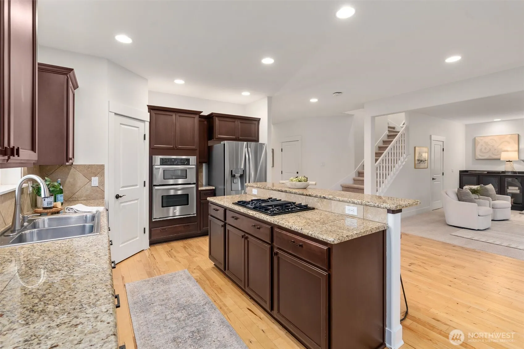 5212 NE 7th Place , Renton, WA 98059