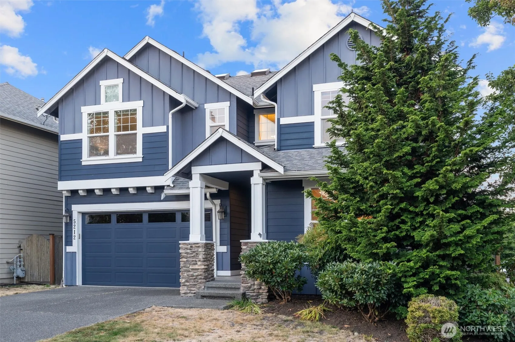 5212 NE 7th Place , Renton, WA 98059