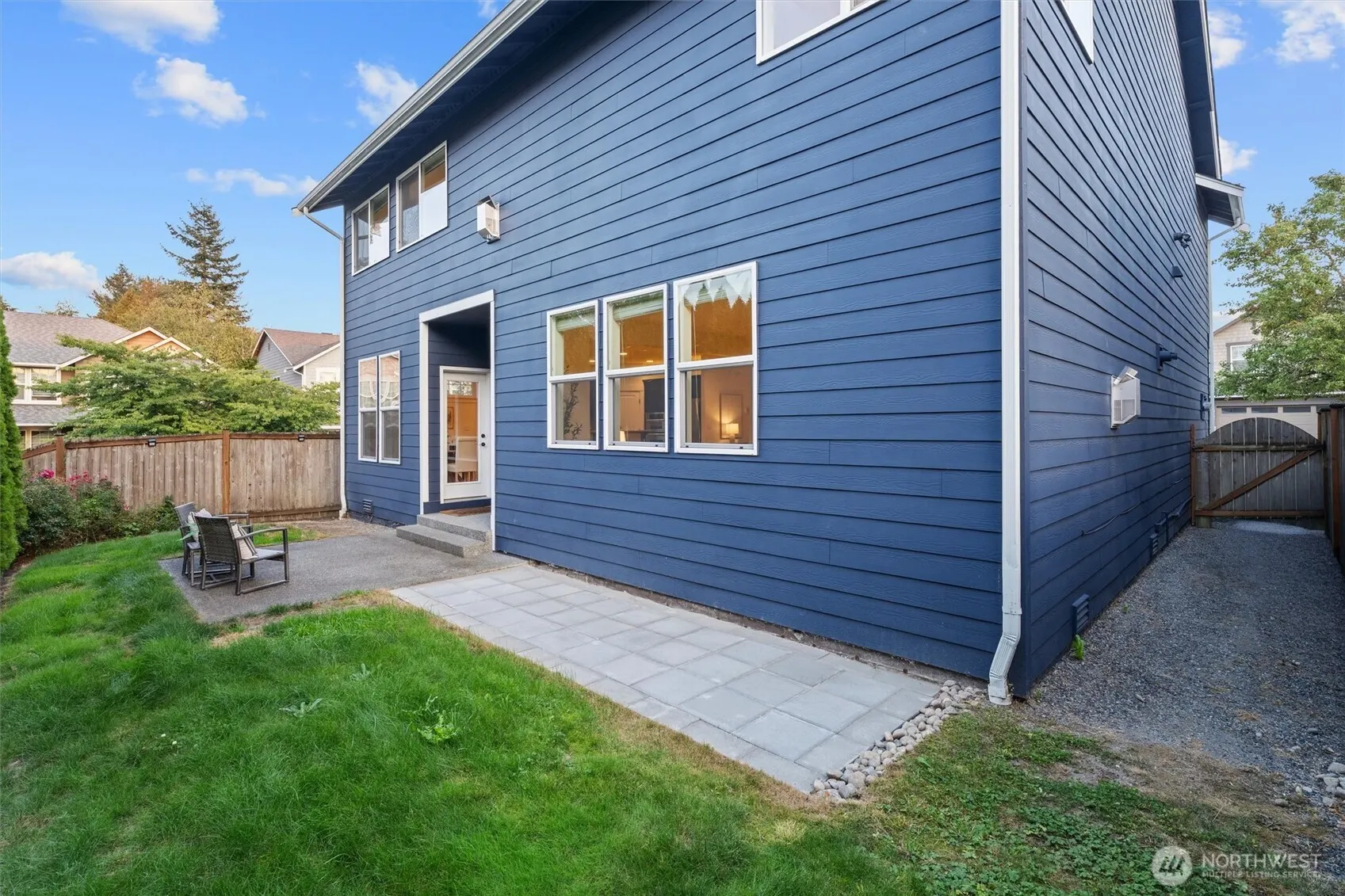 5212 NE 7th Place , Renton, WA 98059
