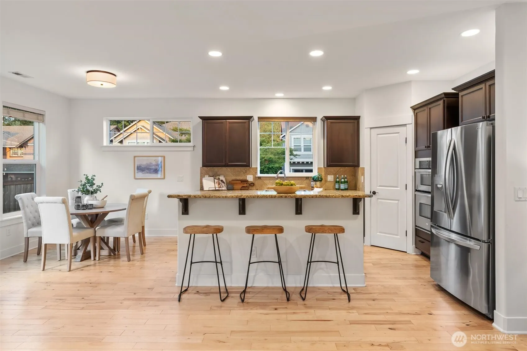 5212 NE 7th Place , Renton, WA 98059