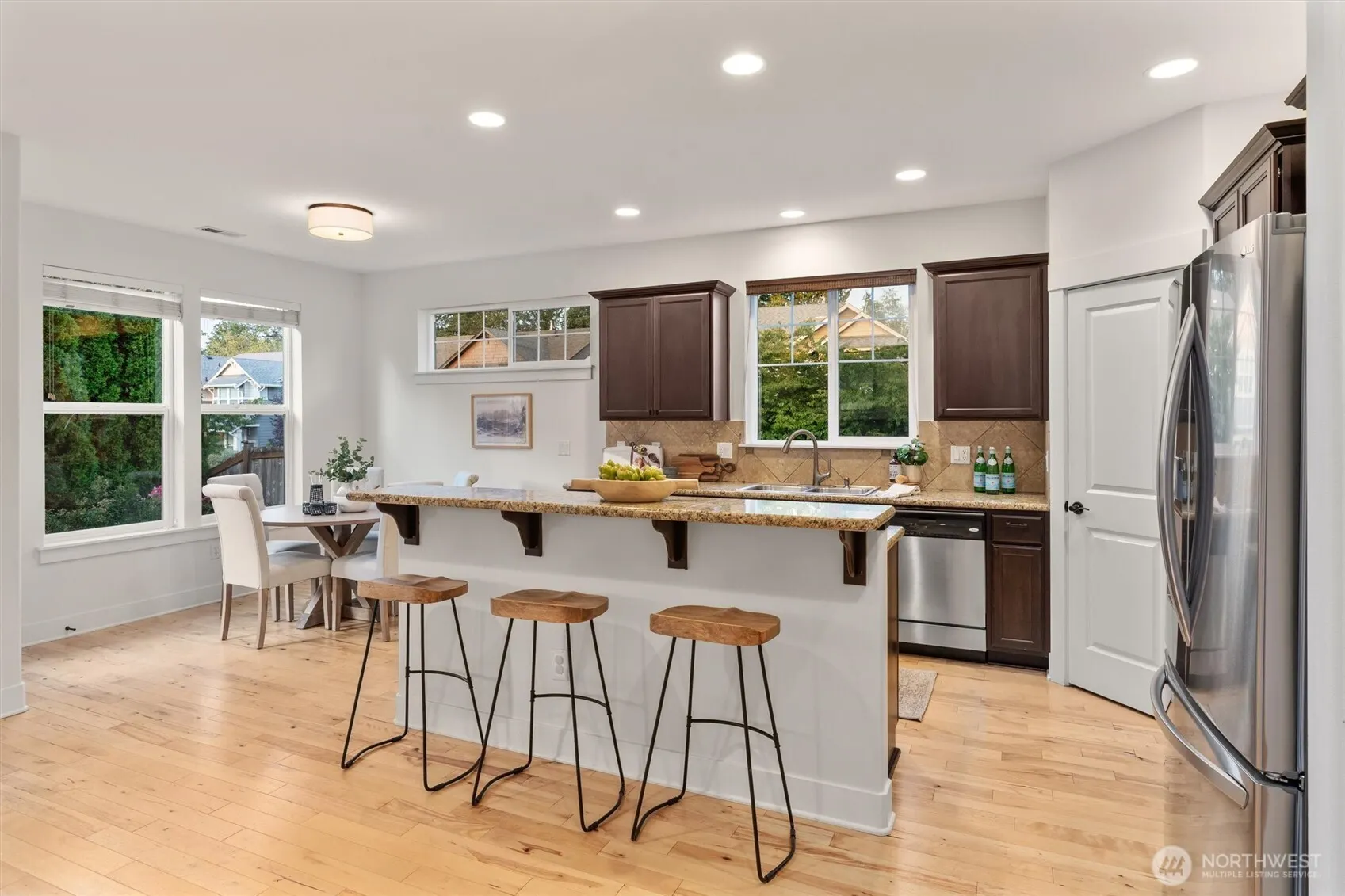 5212 NE 7th Place , Renton, WA 98059