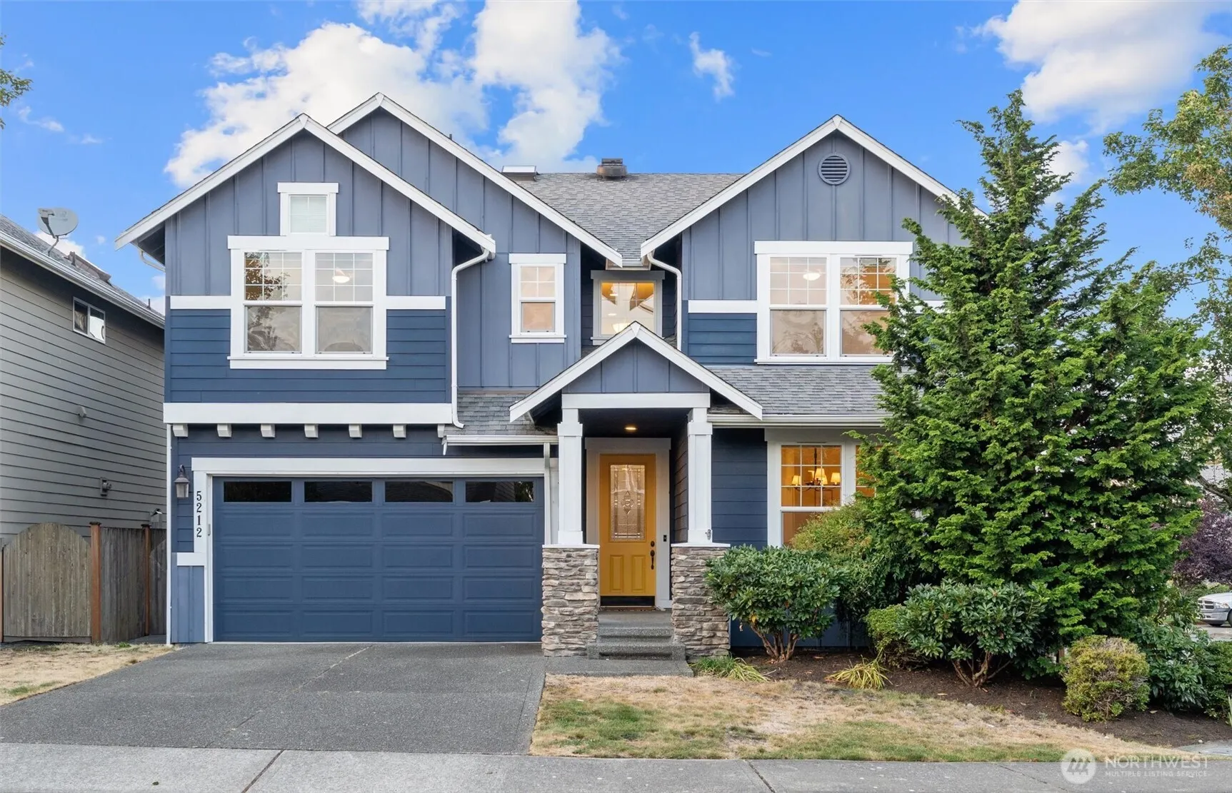 5212 NE 7th Place , Renton, WA 98059