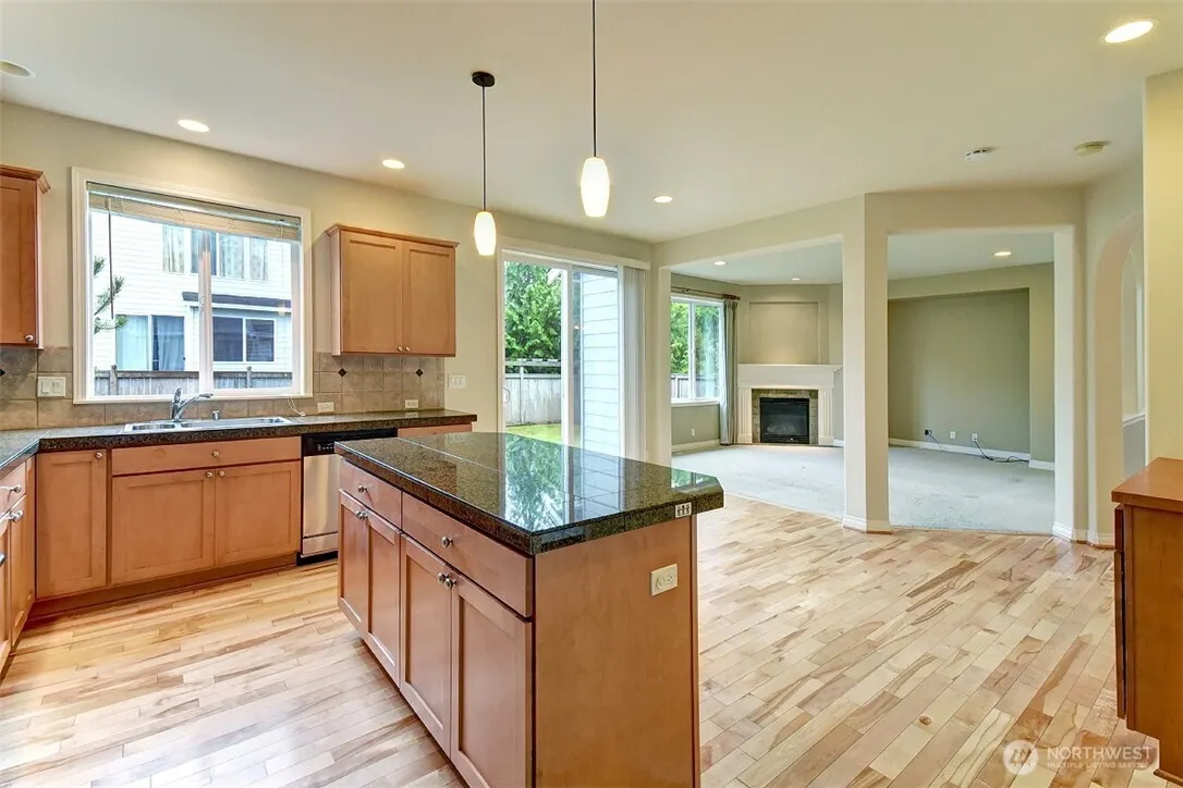 19133 NE 65th Way , Redmond, WA 98052