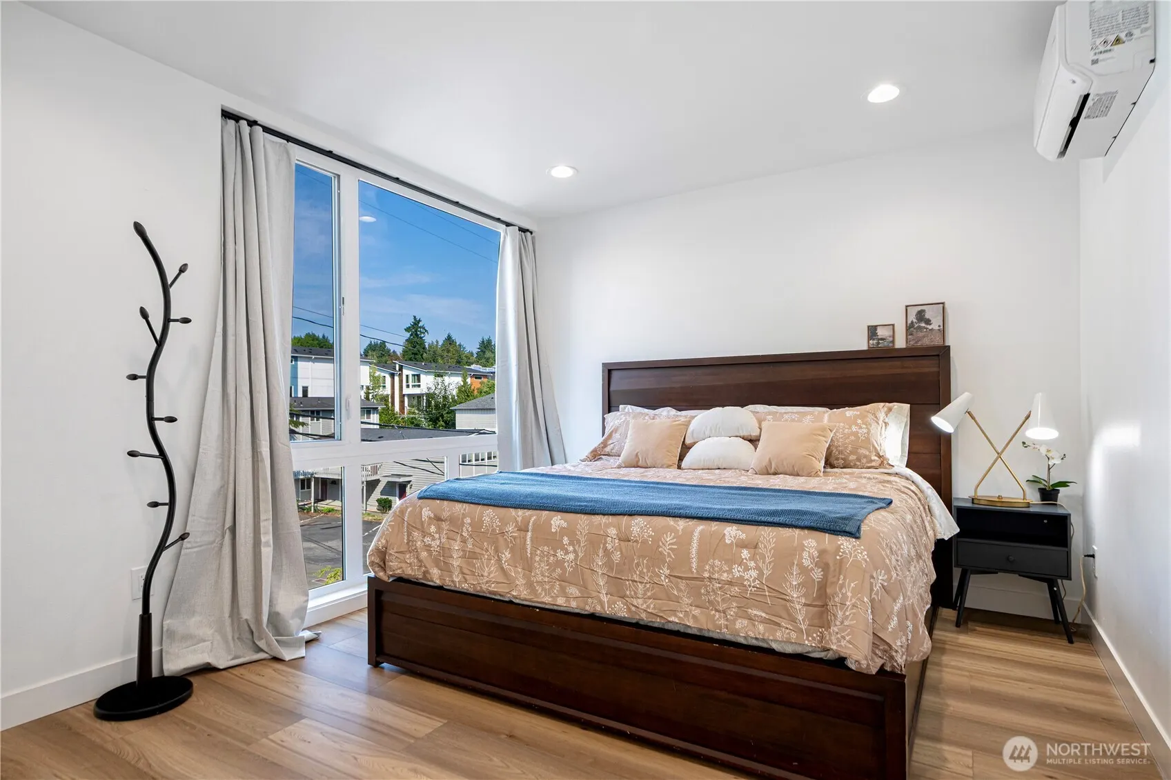 8524 23rd Avenue NE, Seattle, WA 98115