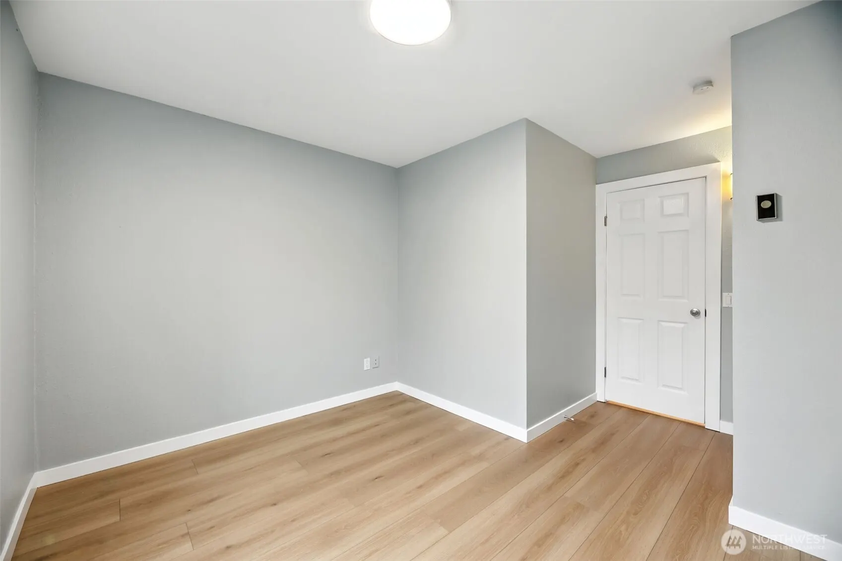 3233 NE 12th Street #207, Renton, WA 98056-3474