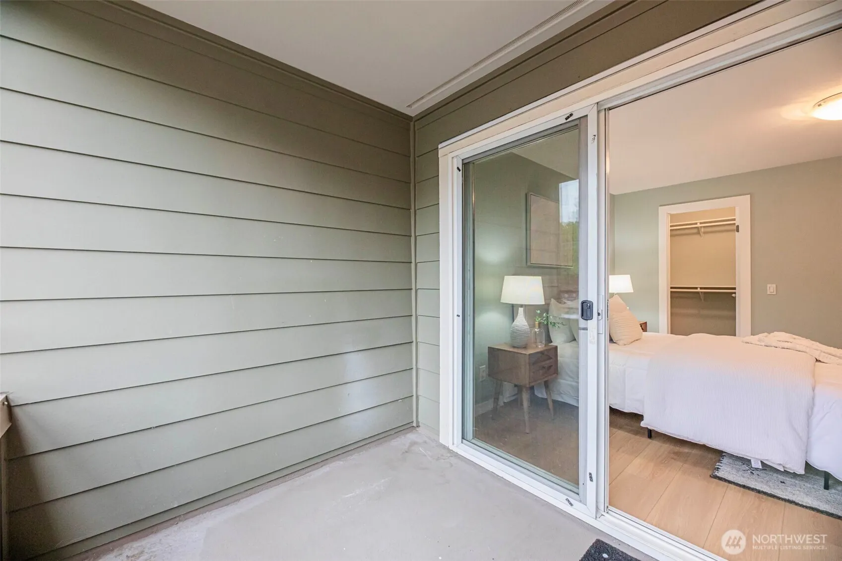3233 NE 12th Street #207, Renton, WA 98056-3474