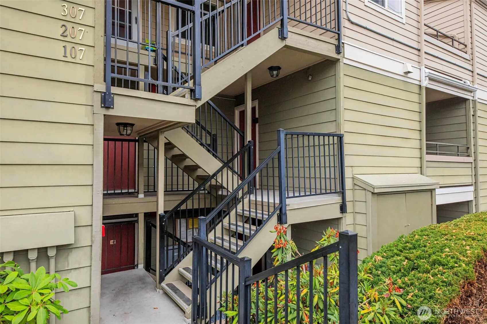 3233 NE 12th Street #207, Renton, WA 98056-3474