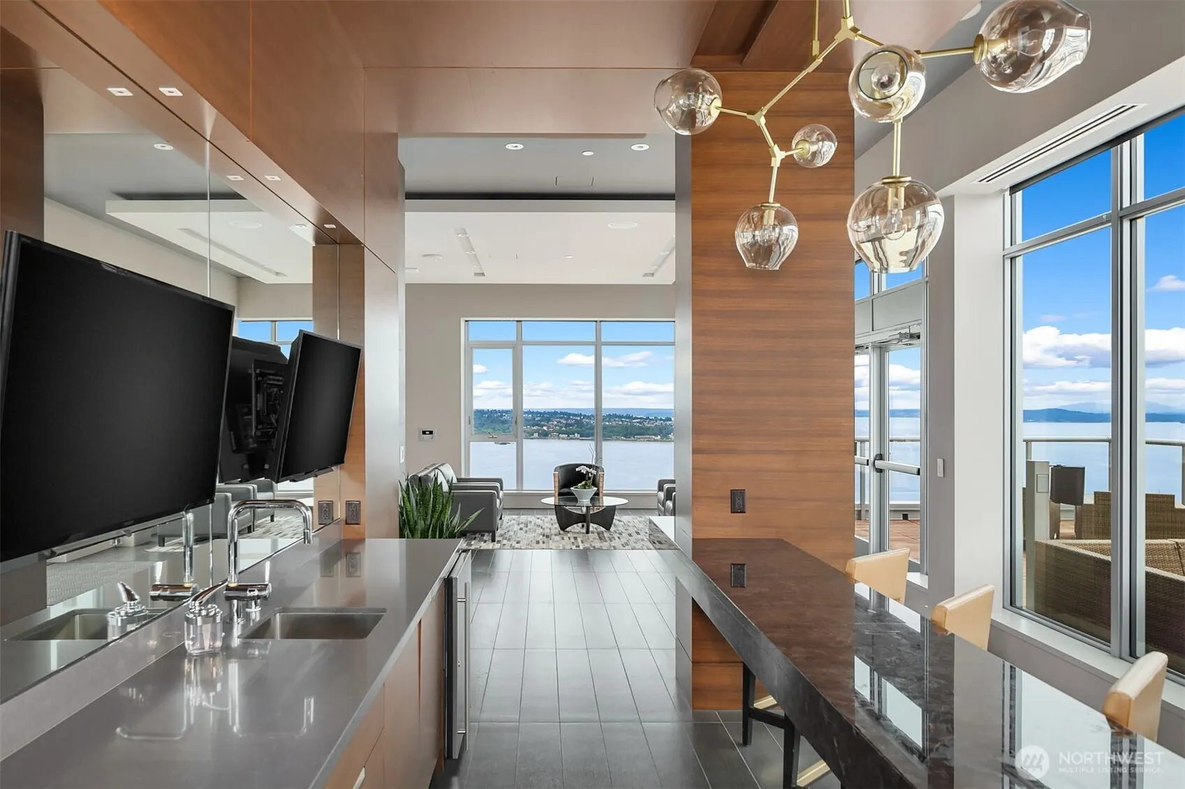 583 Battery Street #602N, Seattle, WA 98121