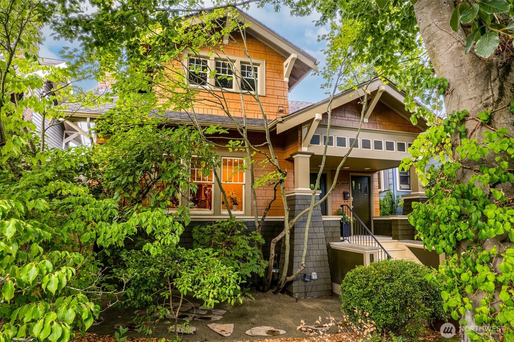 611 20th Avenue E, Seattle, WA 98112