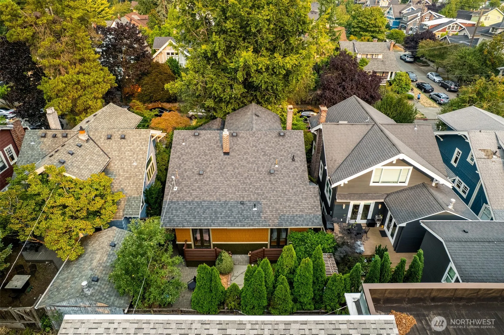 611 20th Avenue E, Seattle, WA 98112