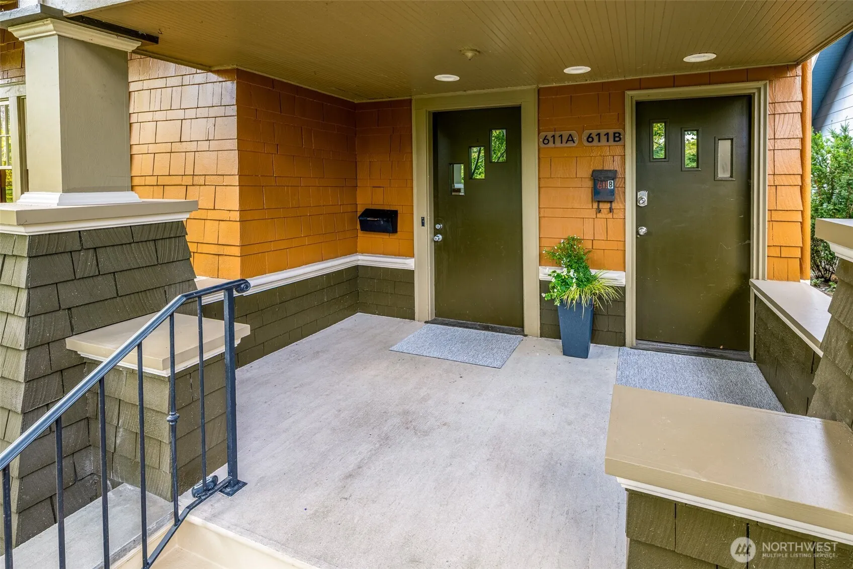 611 20th Avenue E, Seattle, WA 98112