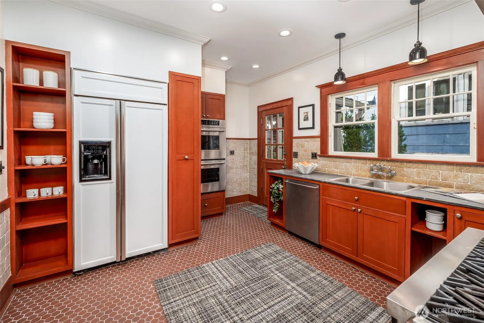 611 20th Avenue E, Seattle, WA 98112