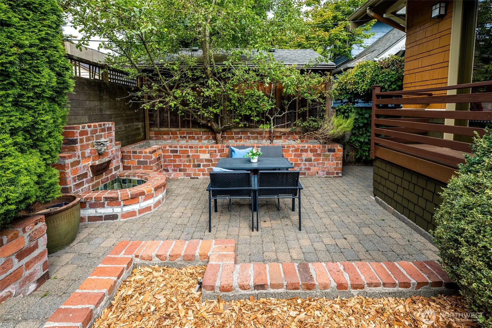 611 20th Avenue E, Seattle, WA 98112