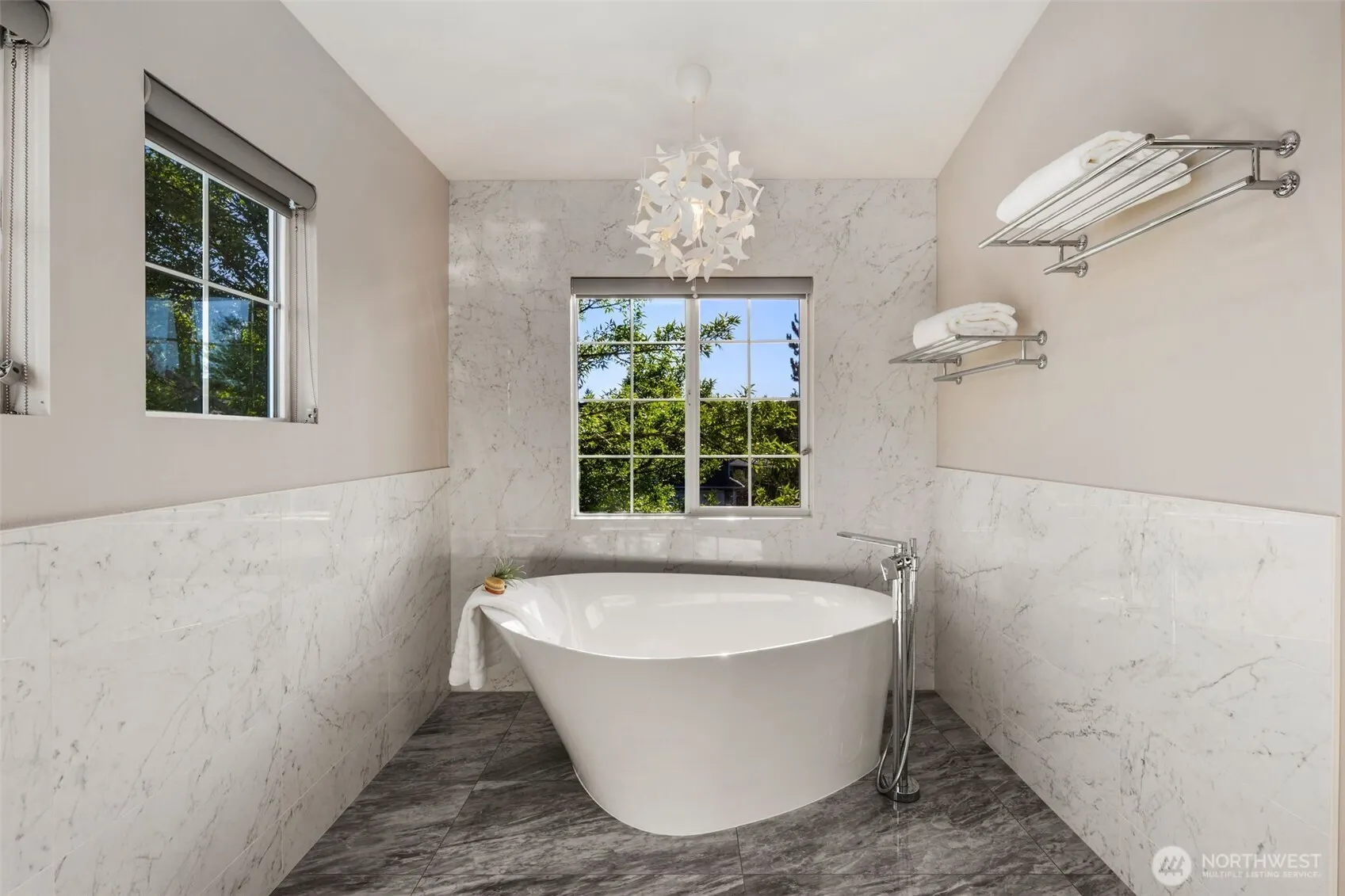 24004 SE 10th Court , Sammamish, WA 98075