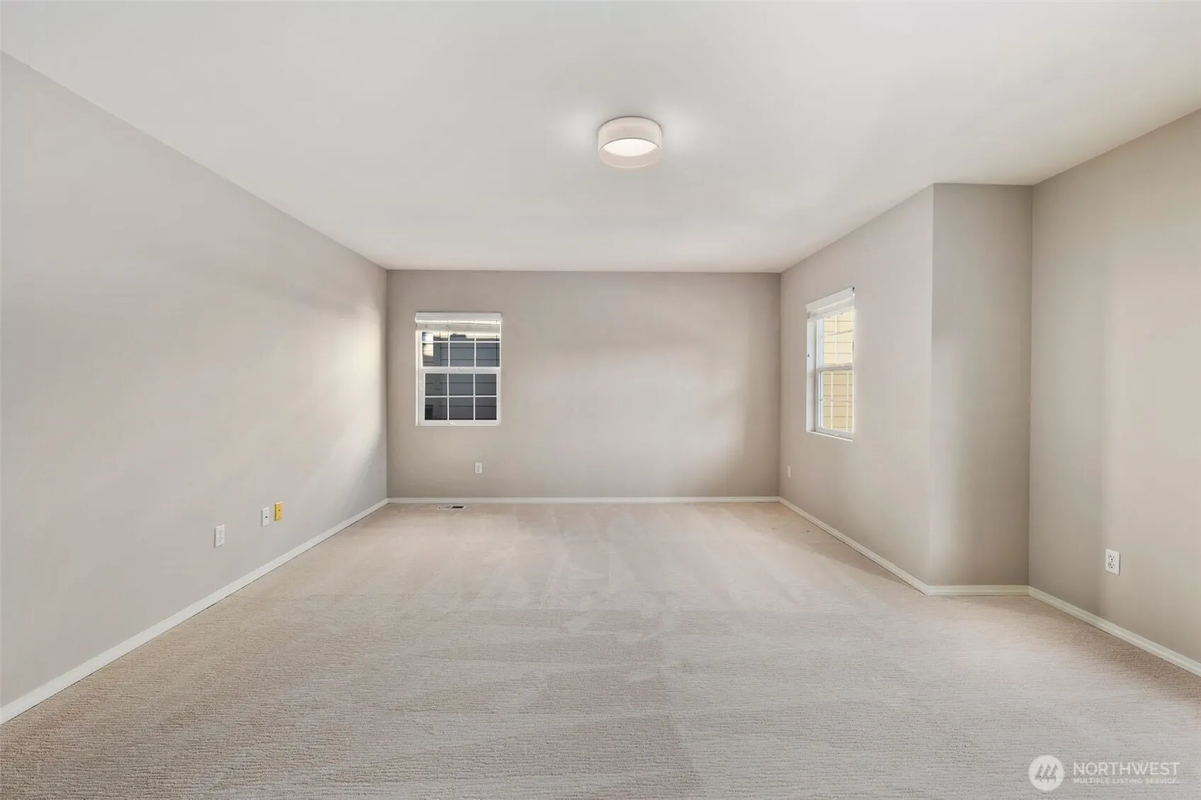 24004 SE 10th Court , Sammamish, WA 98075