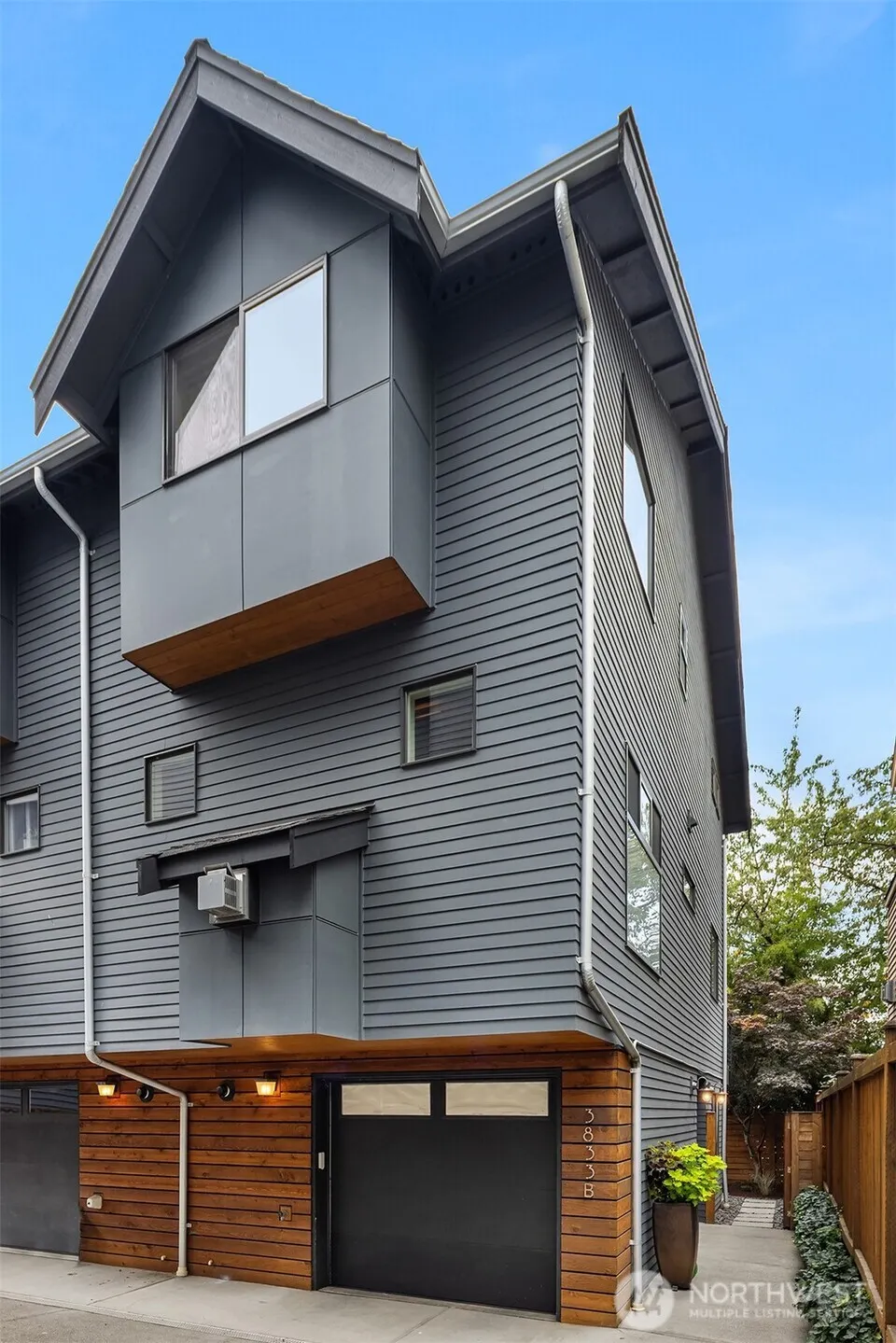 3833 Ashworth Avenue N #B, Seattle, WA 98103