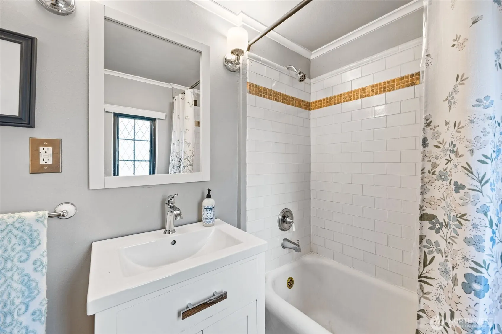 6058 31st Avenue NE, Seattle, WA 98115