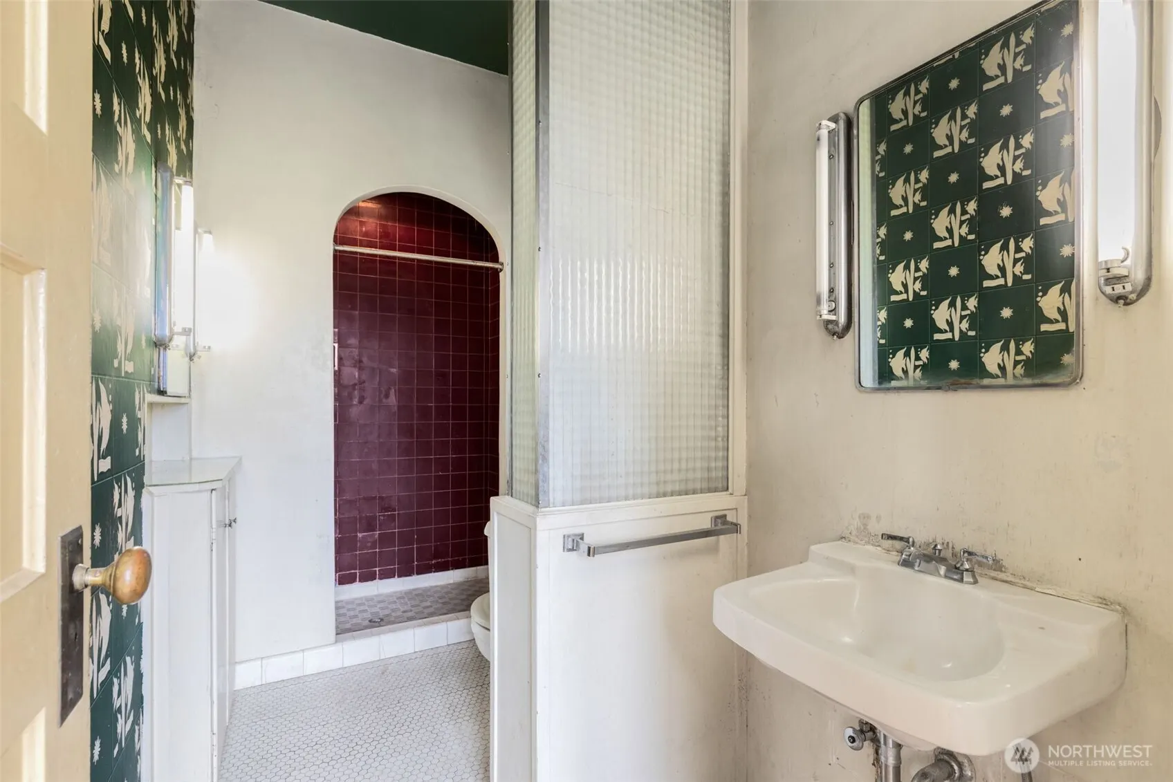 946 22nd Avenue E, Seattle, WA 98112