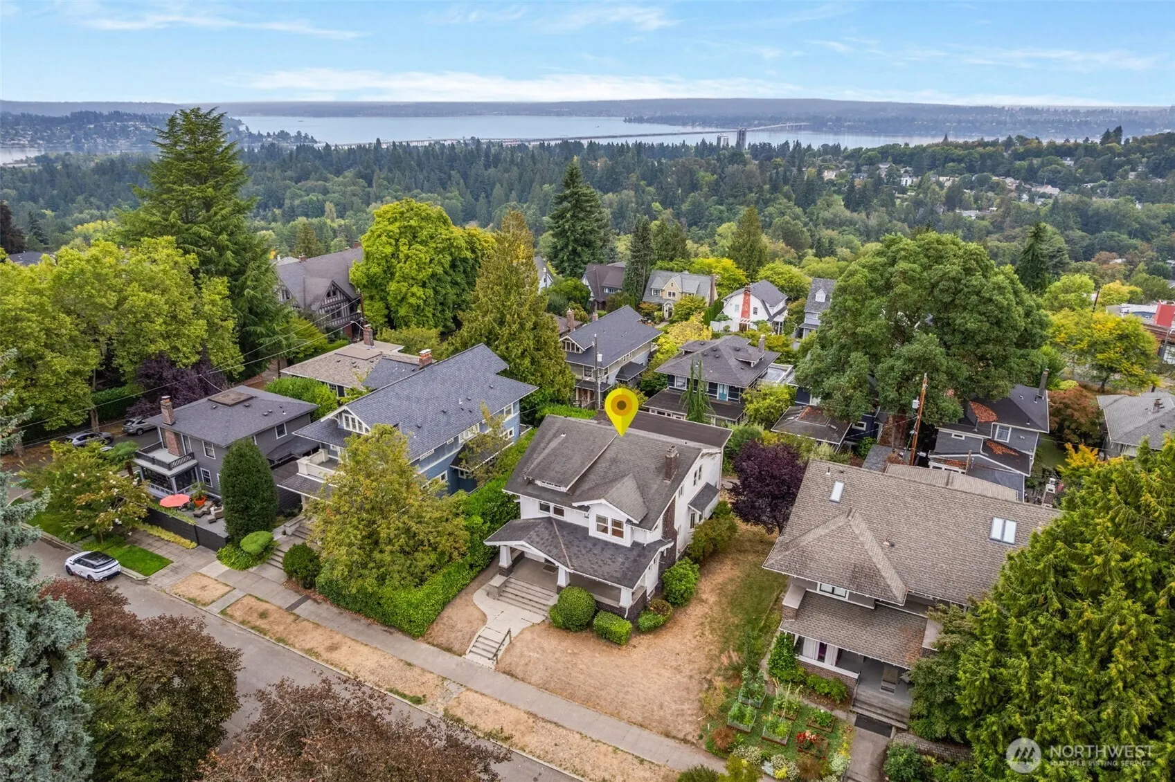 946 22nd Avenue E, Seattle, WA 98112