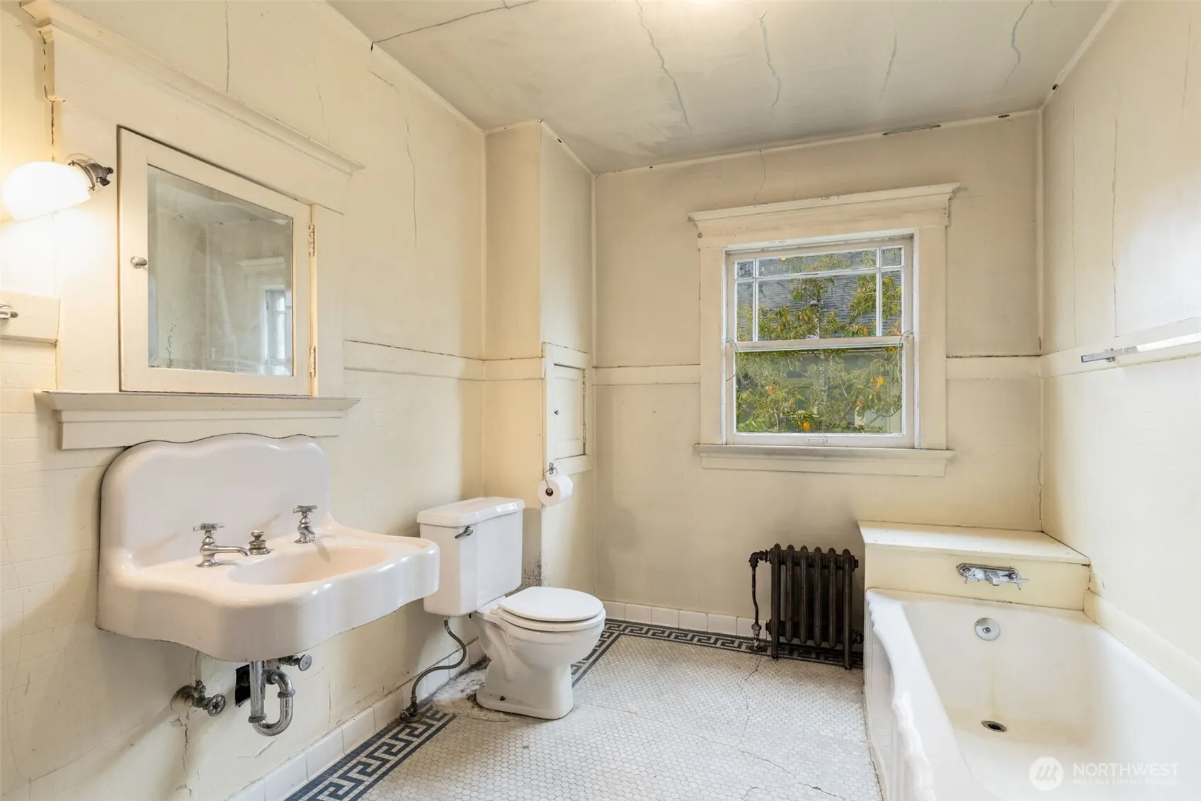 946 22nd Avenue E, Seattle, WA 98112